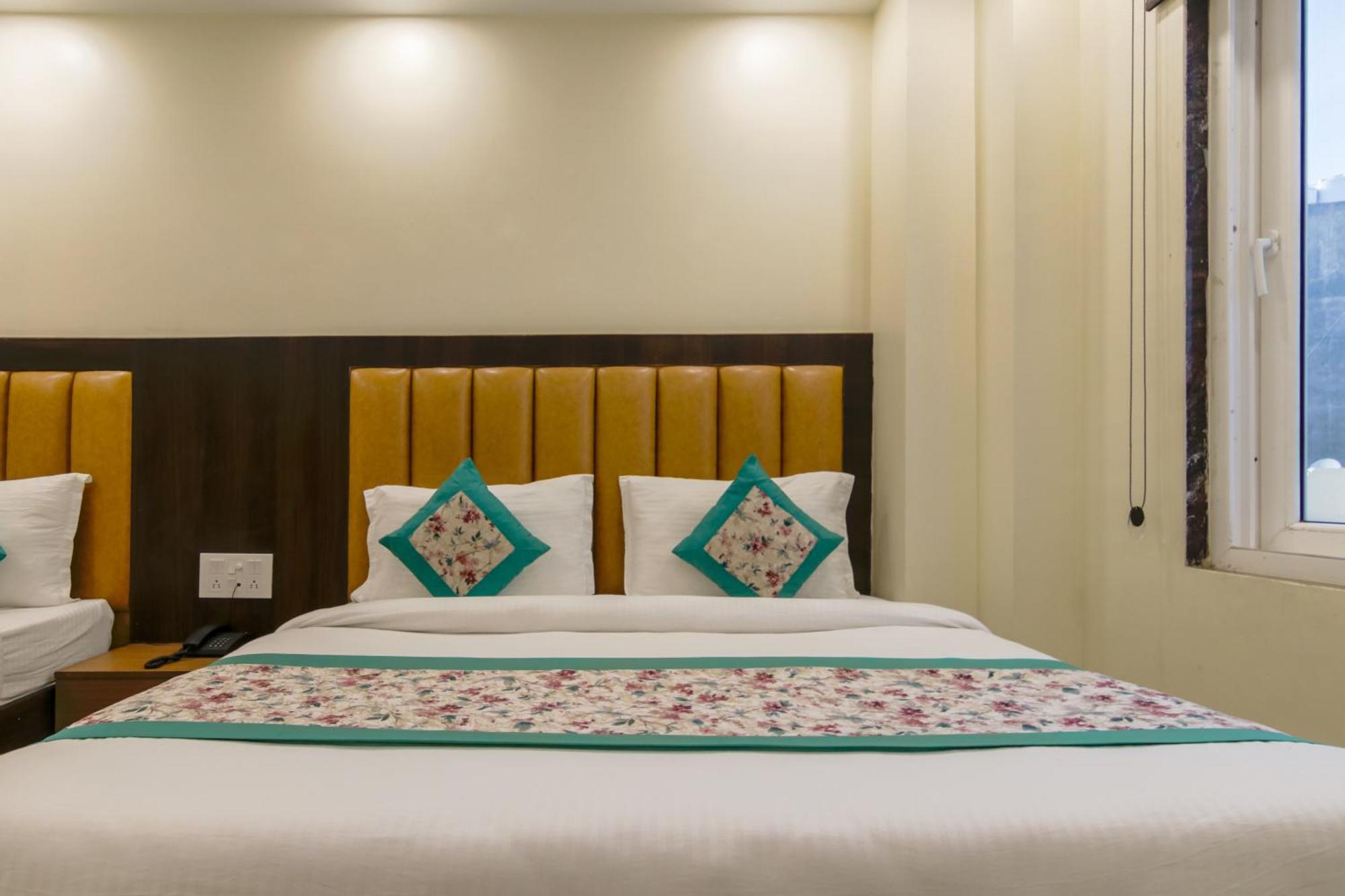 Hotel Royal Rosette With Free Wi-fi Near Railway Station Nova Deli