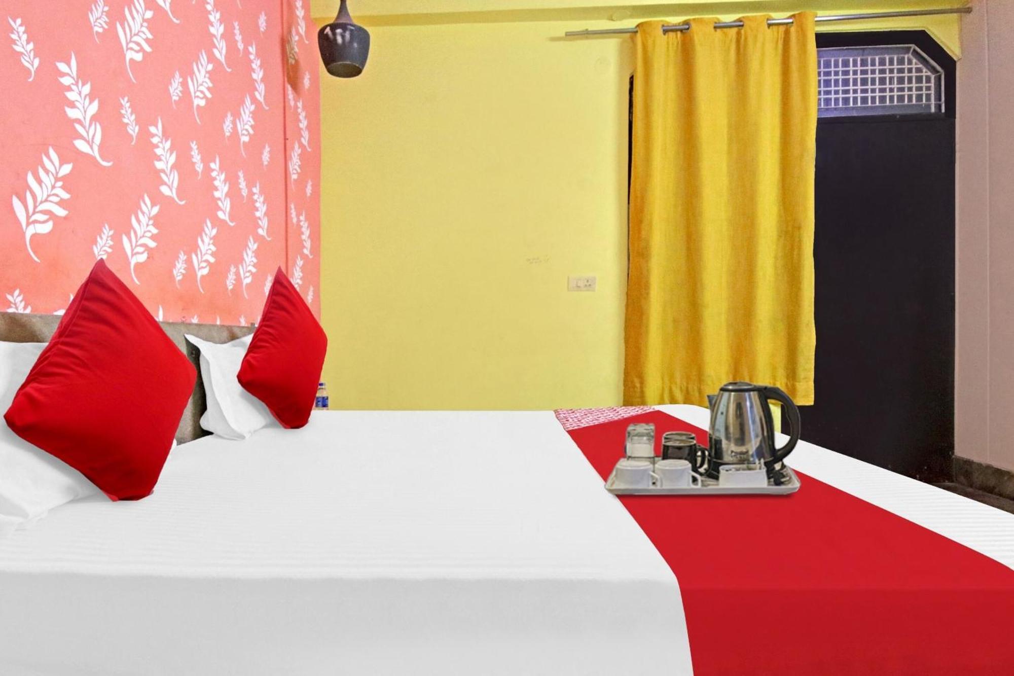 Hotel Flagship Decent Near Pvr Vikaspuri Delhi 3*