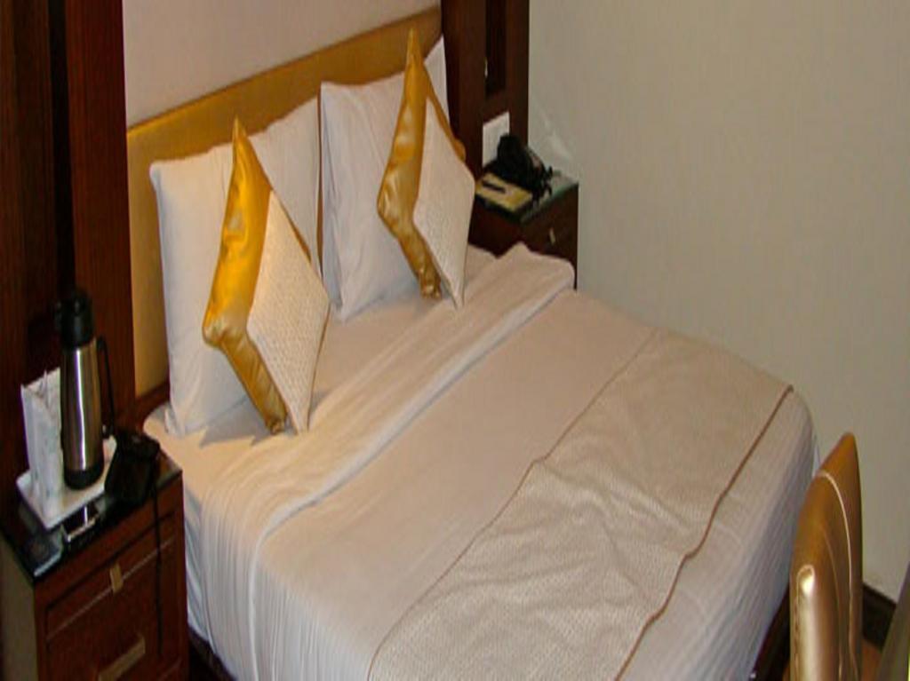 Atithi Palace Hotel New Delhi
