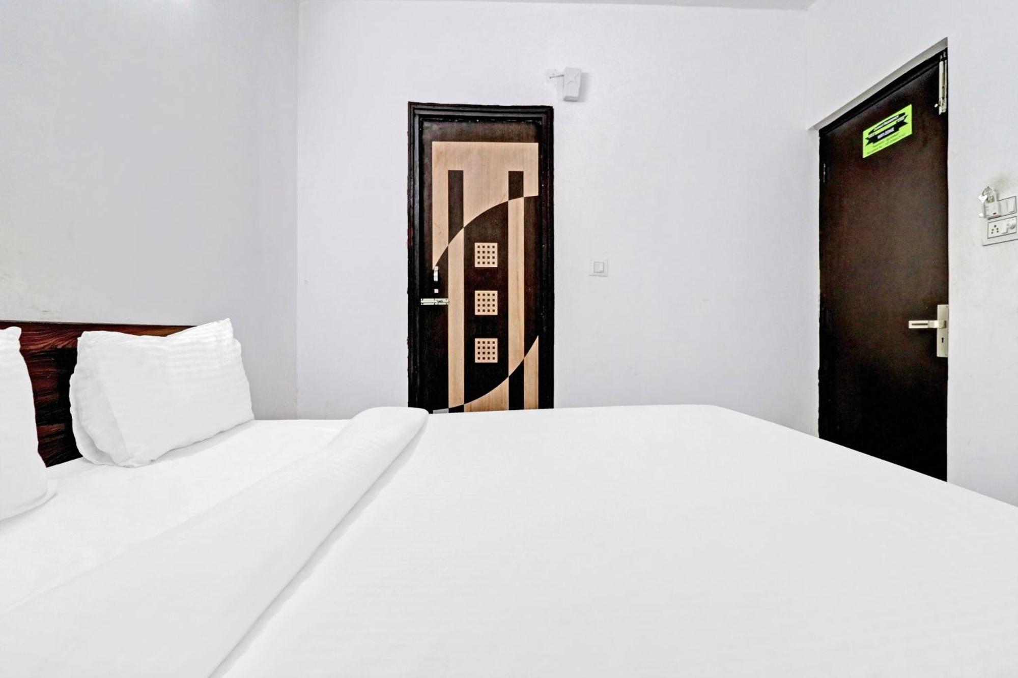 Town House Near M2k Cinema Pitampura 4*