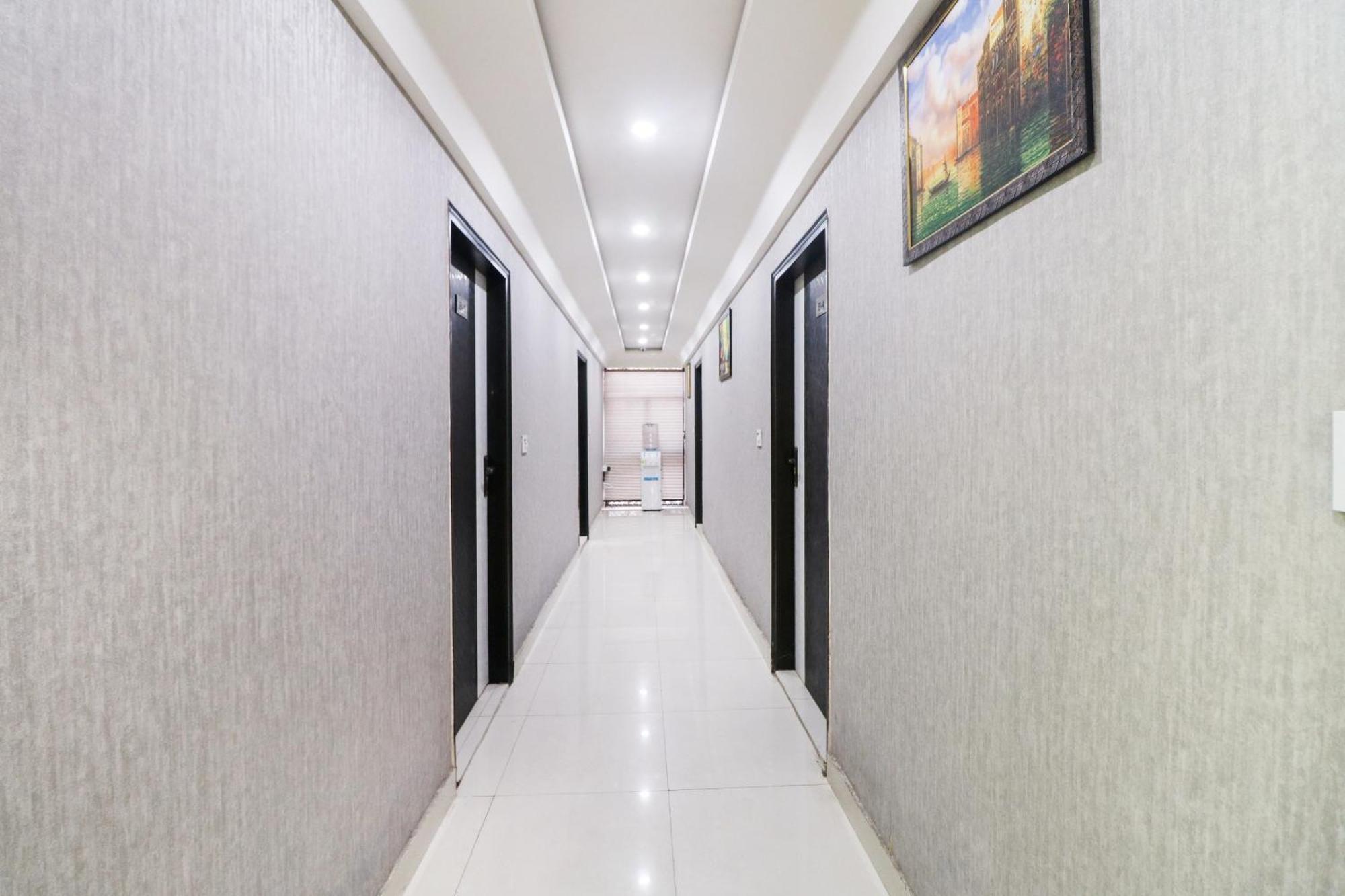 Oyo Flagship Paradise Near Jahangirpuri Metro Station Hotel New Delhi
