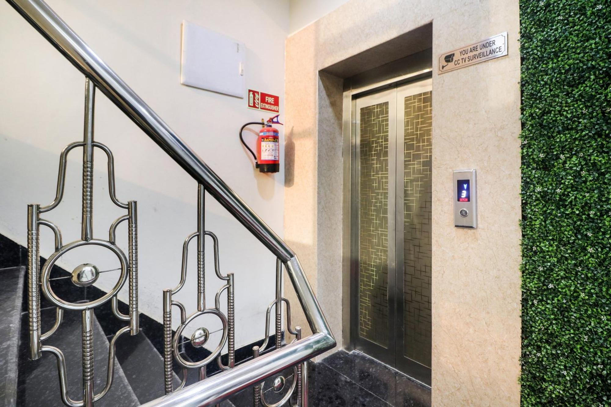 Oyo Flagship Paradise Near Jahangirpuri Metro Station Hotel 3*