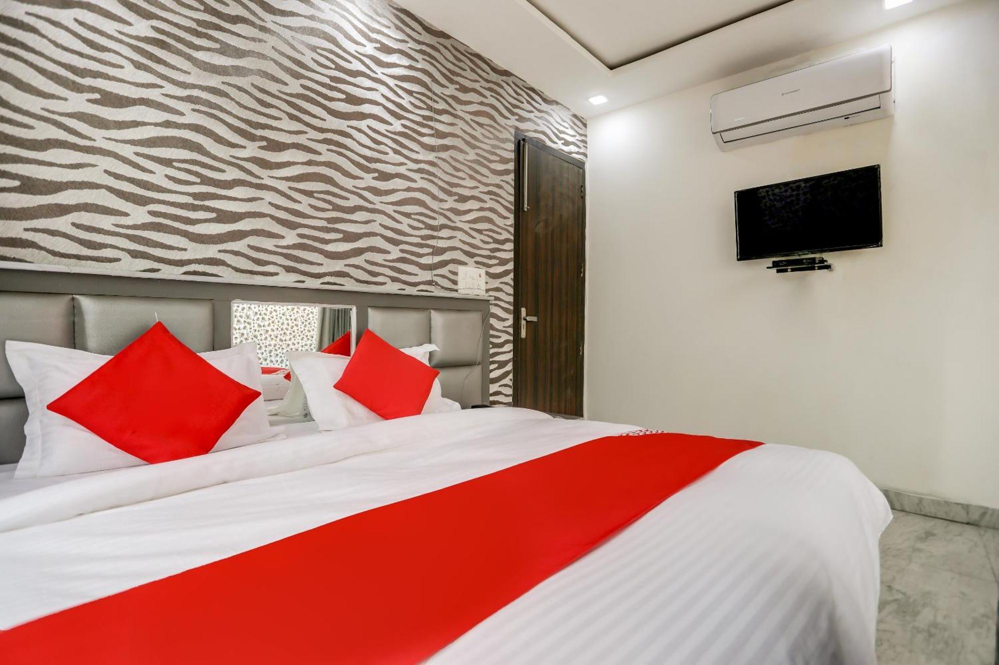 Hotel O Anshun Residency Near Mk Cinemas Rohini