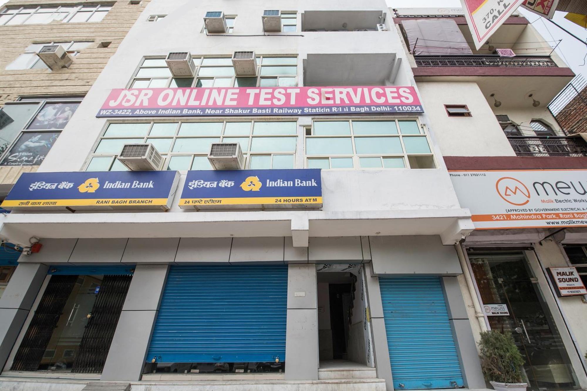 Oyo Manan Residency Near M2k Cinemas Rohini 3* New Delhi