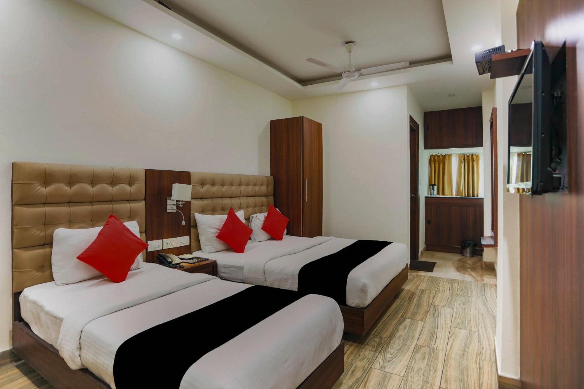 Collection O The Kailash Dev New Delhi
