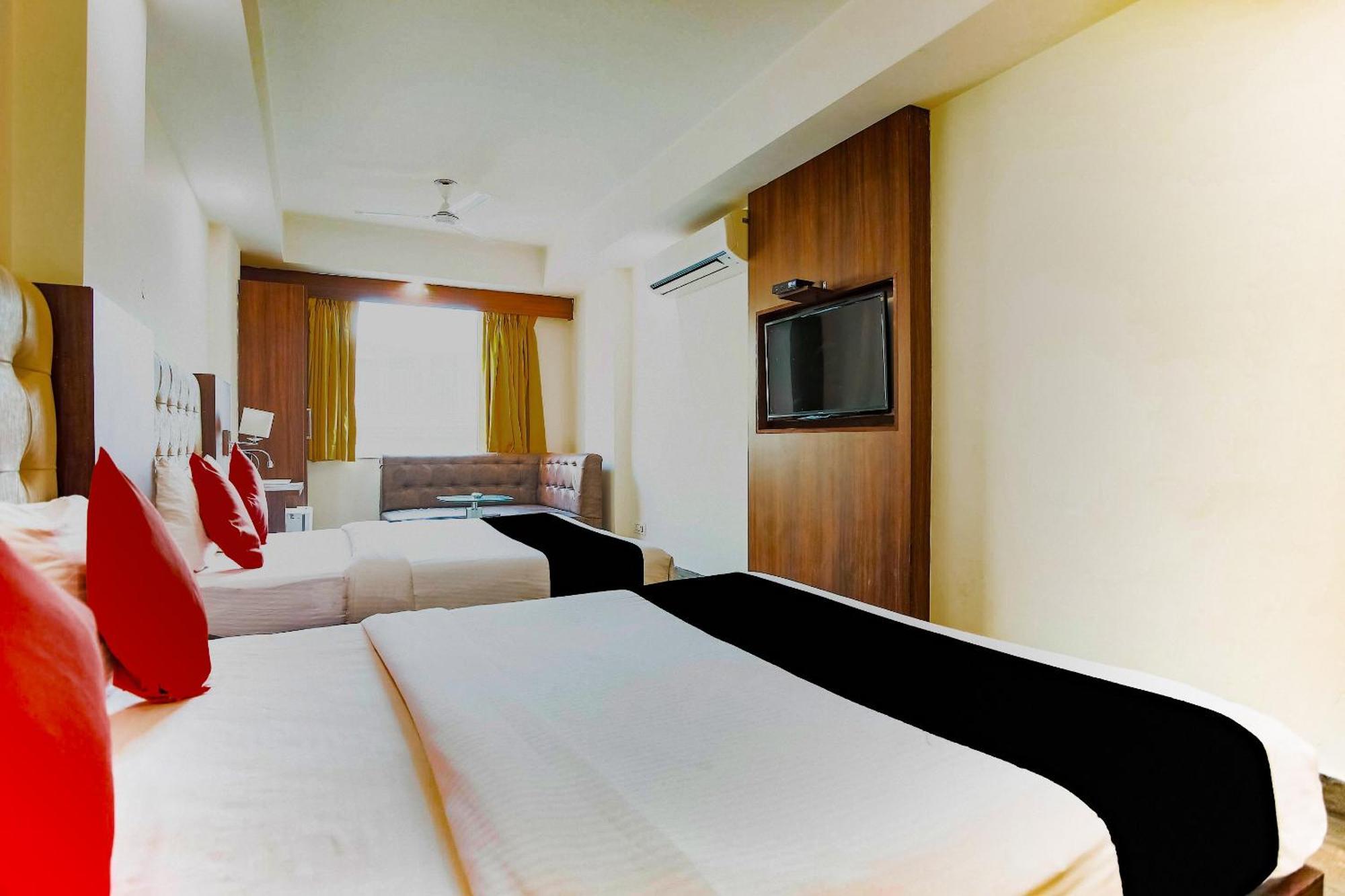 Hotel Collection O The Kailash Dev