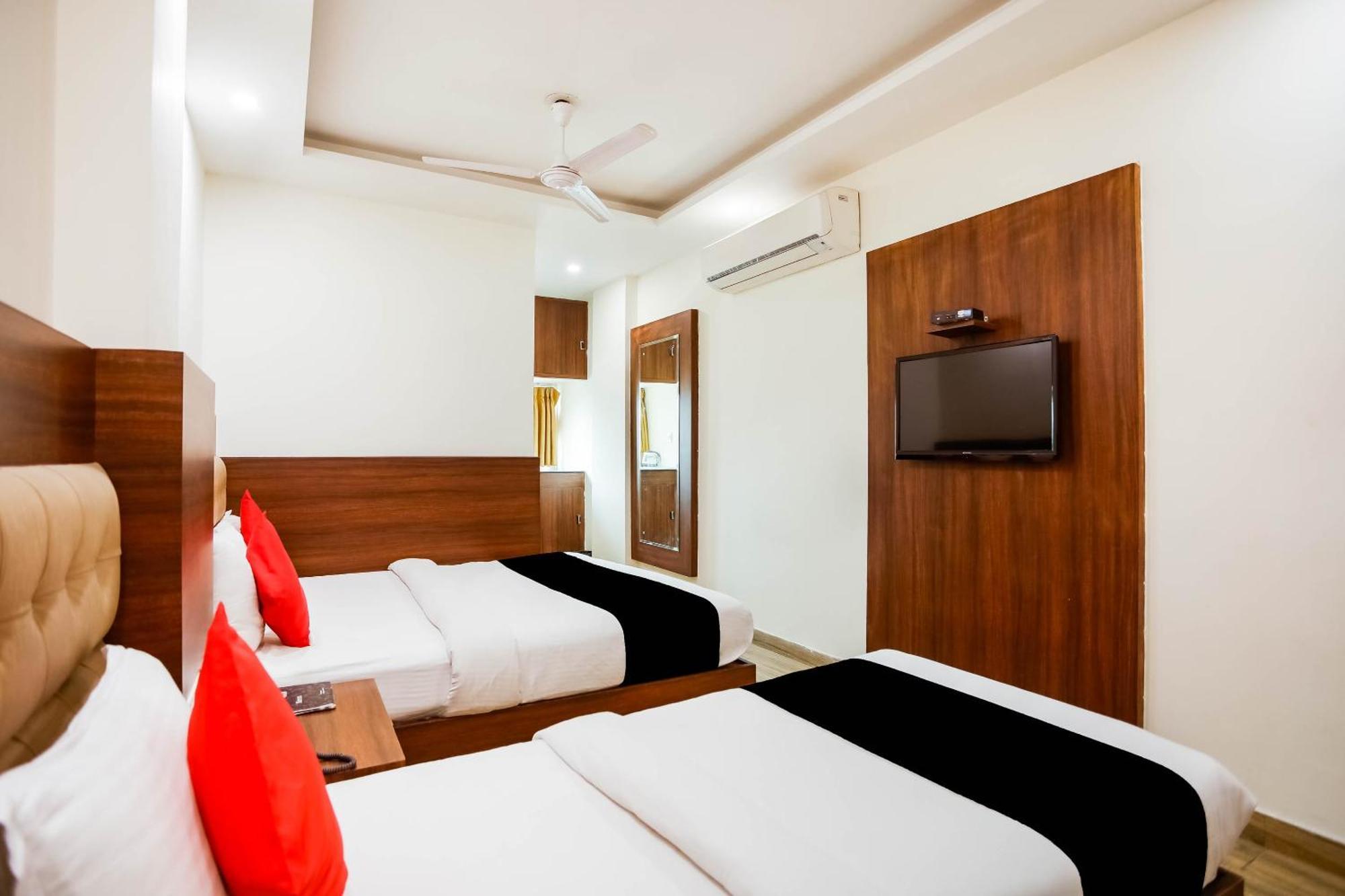 Collection O The Kailash Dev New Delhi