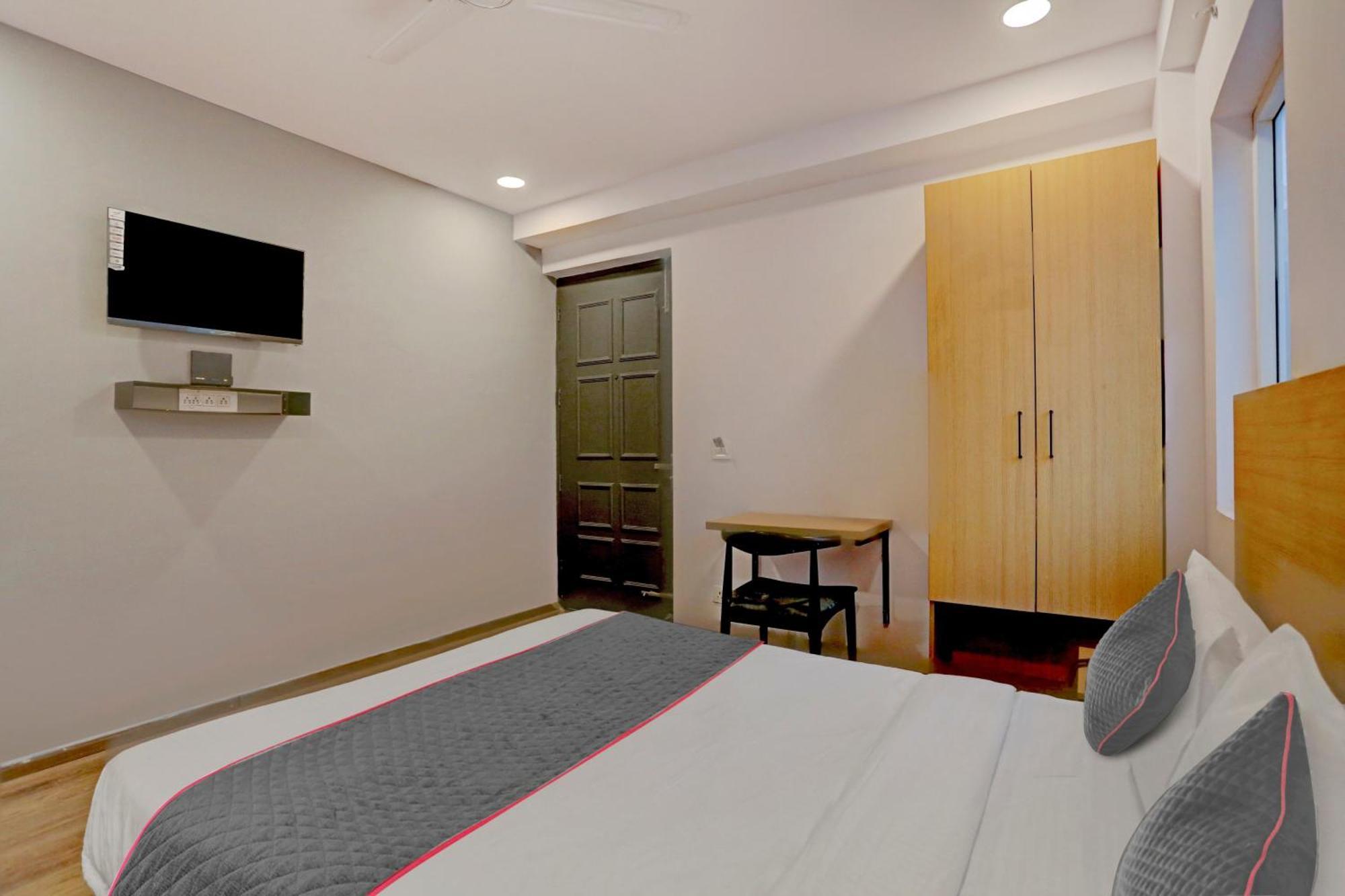 Hotel Collection O County