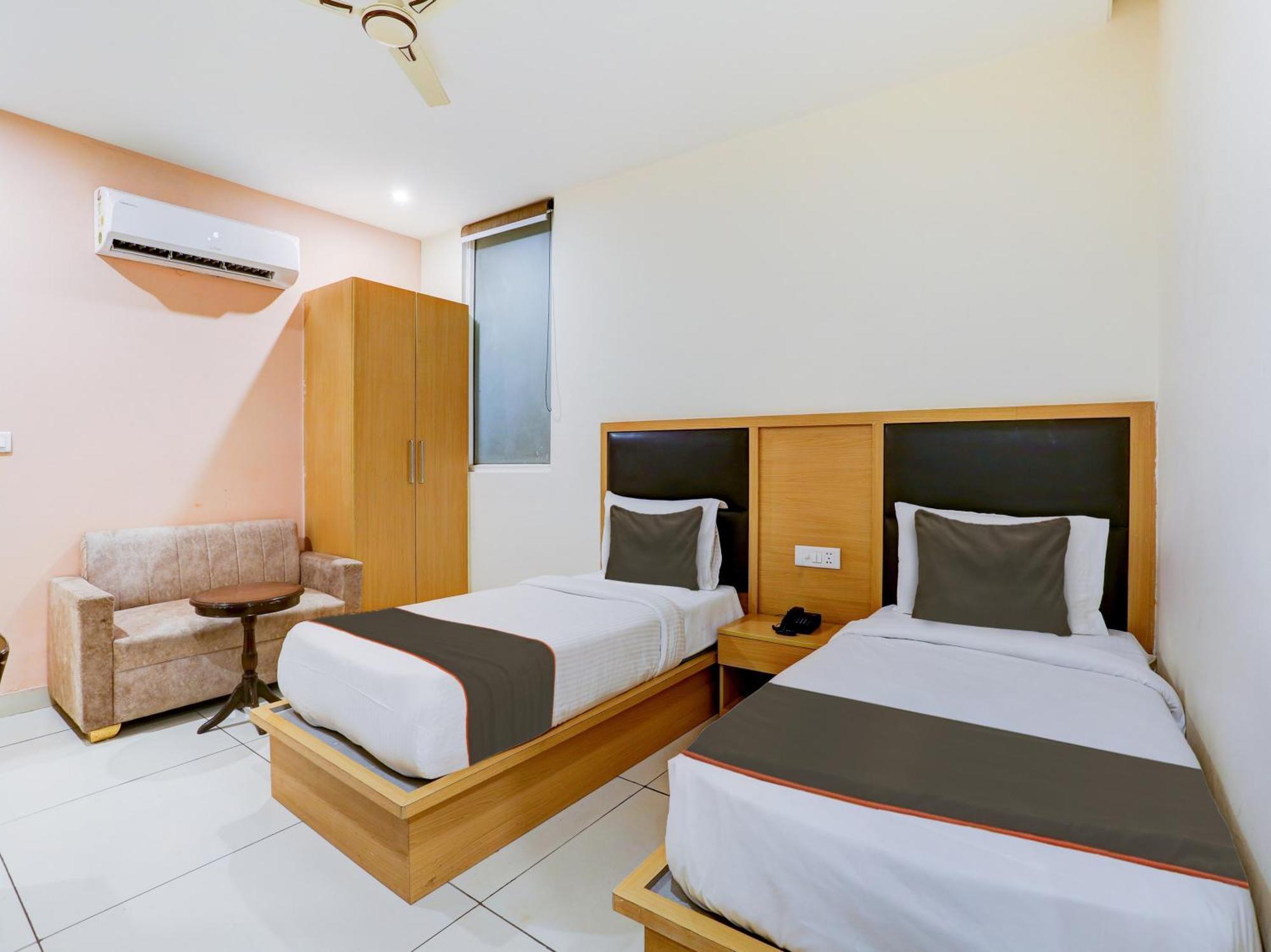 Collecion O White House Hotel New Delhi