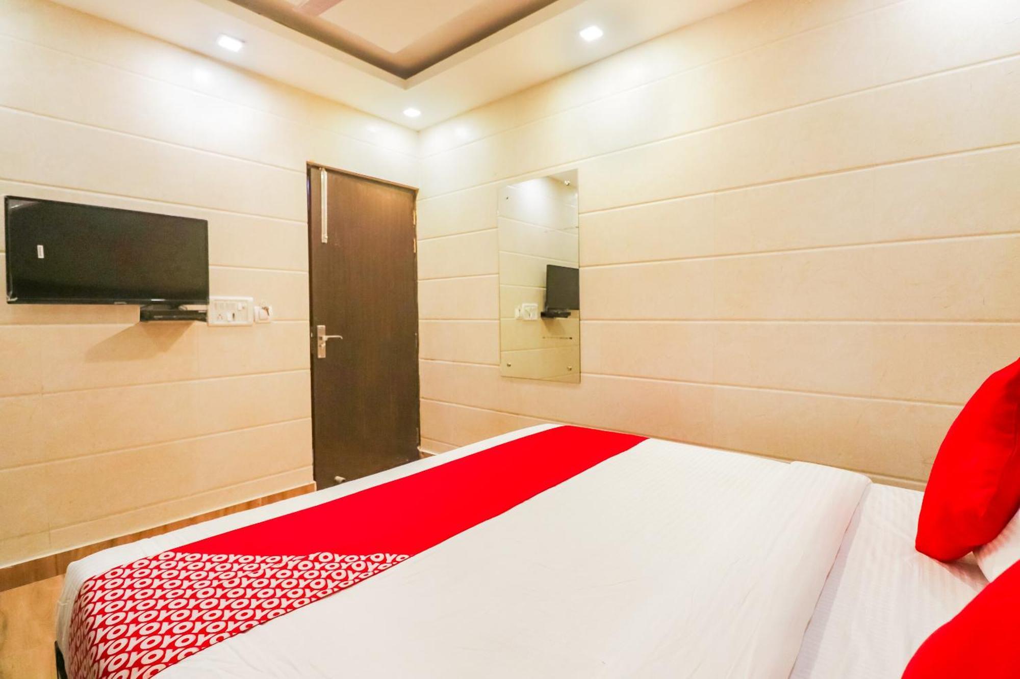 Oyo Flagship The Heights Hotel 3*