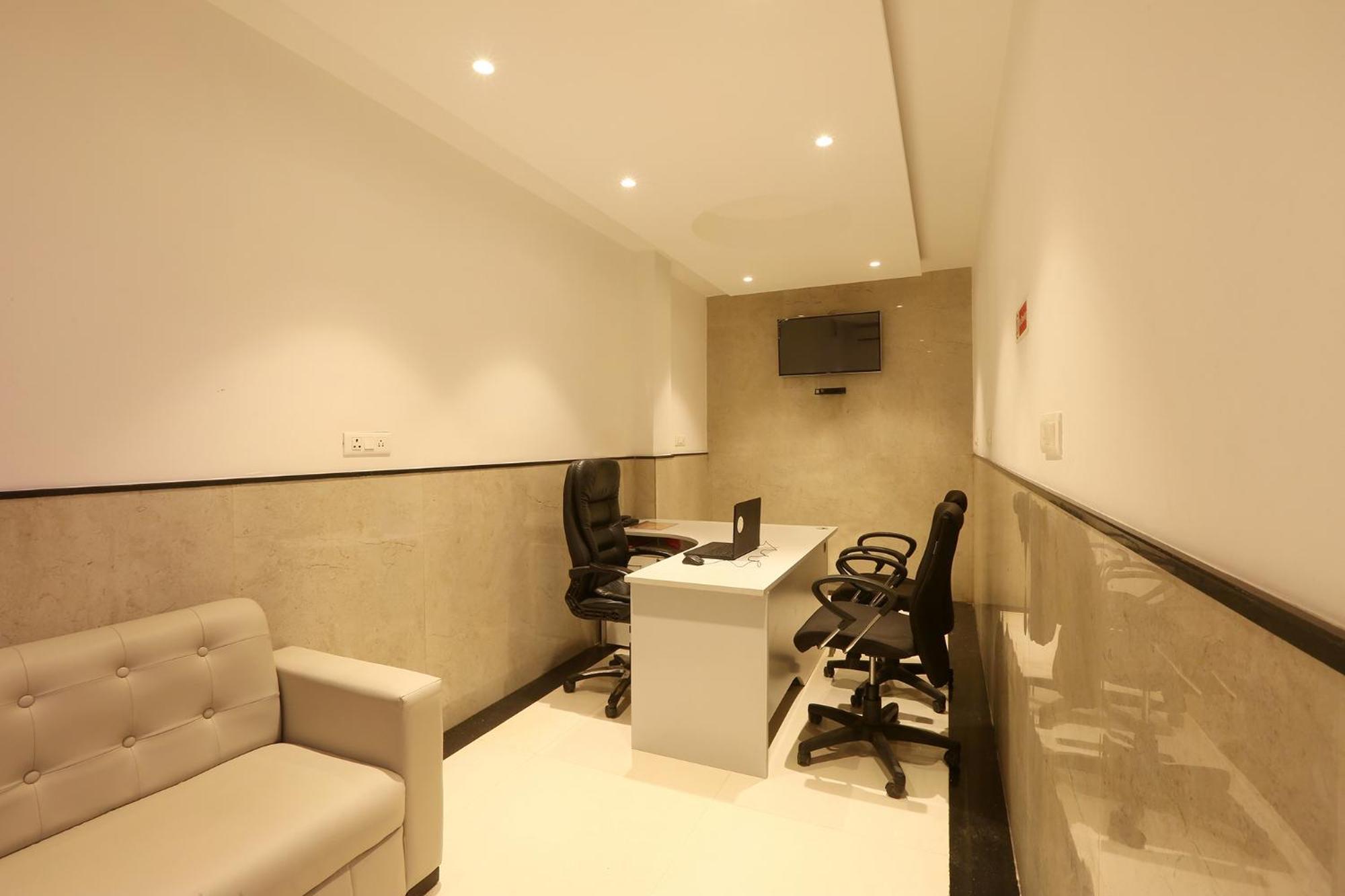 Fabhotel Skye 4* New Delhi
