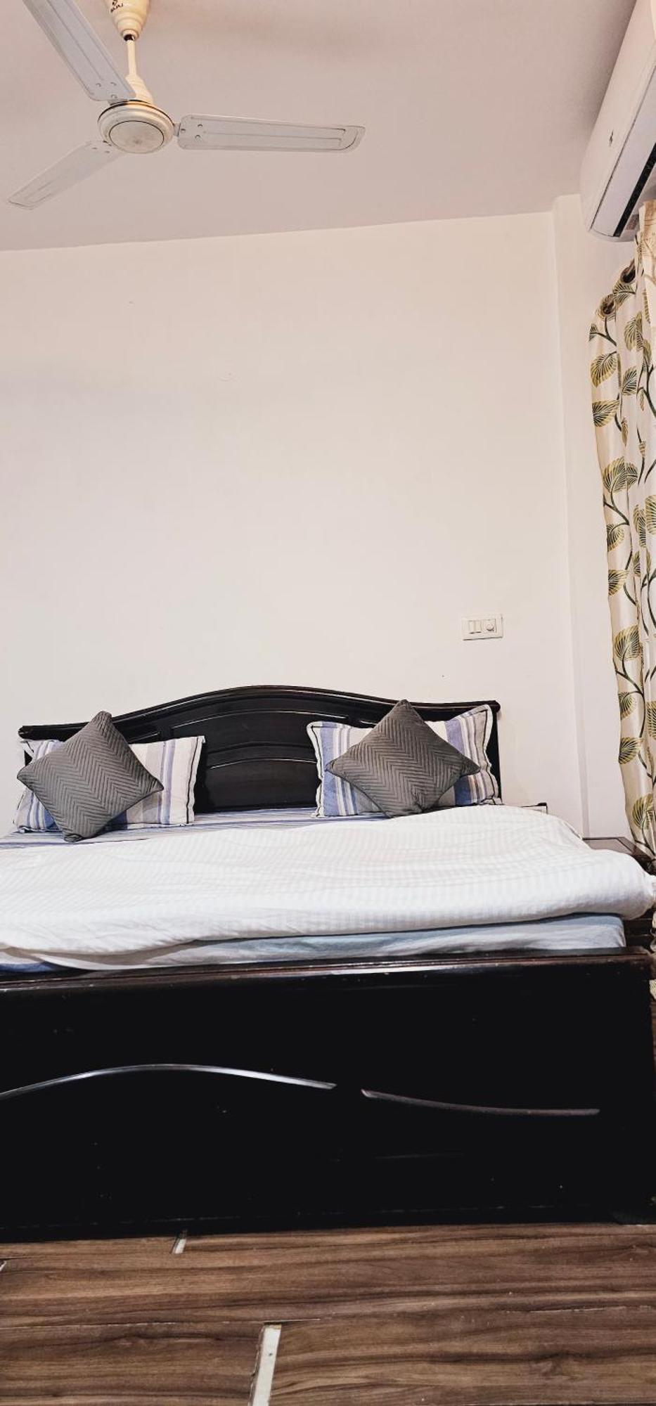Family 3bhk Stay! Apartment