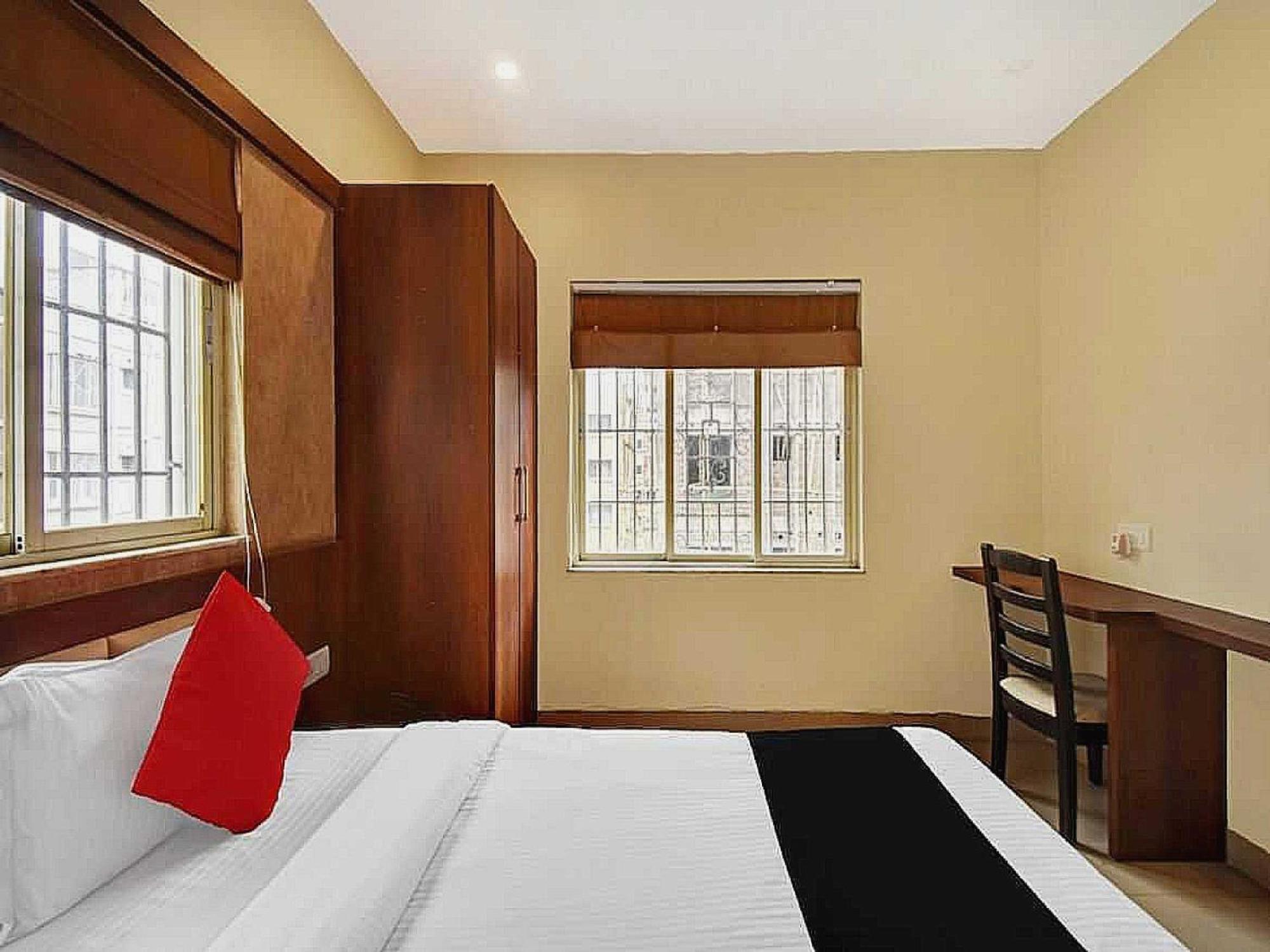 O Roshan's Near Dilshad Garden Metro Station Hotel