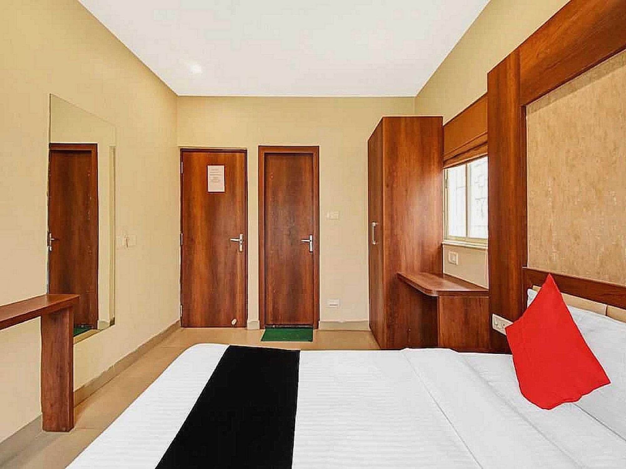 O Roshan's Near Dilshad Garden Metro Station Hotel