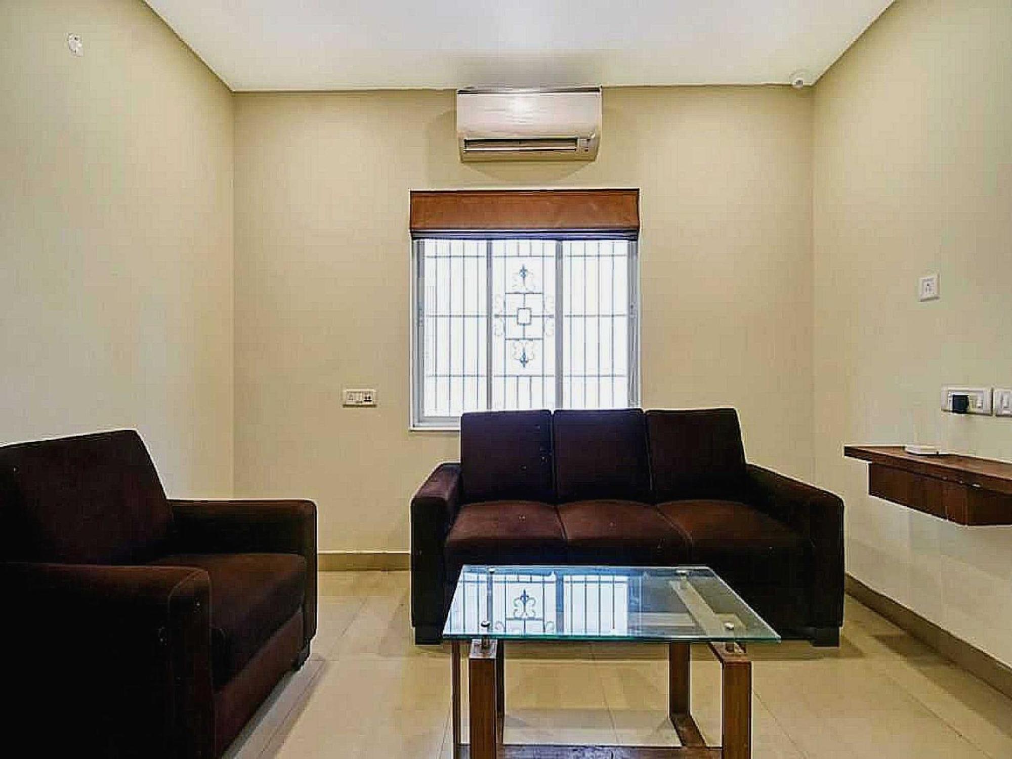 O Roshan's Near Dilshad Garden Metro Station 3*