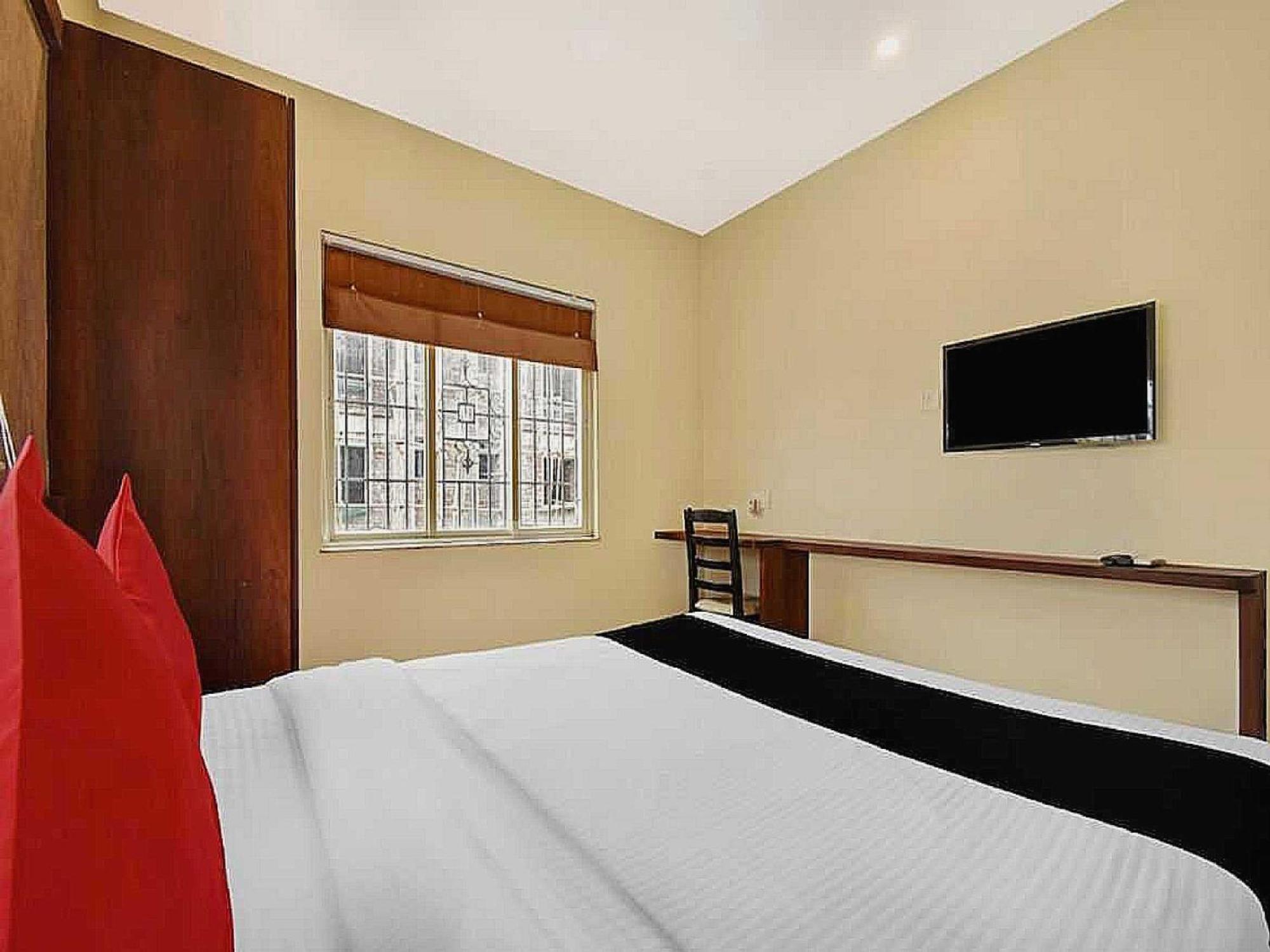 O Roshan's Near Dilshad Garden Metro Station Hotel