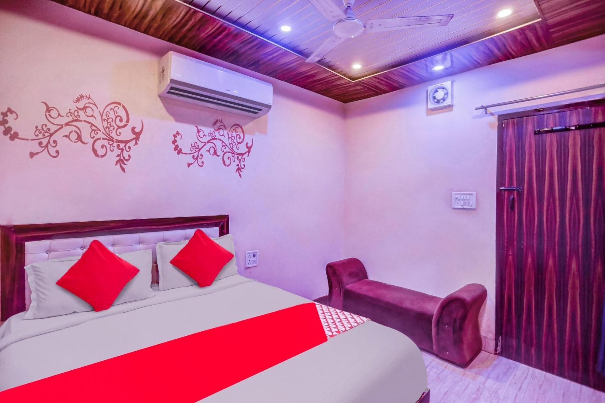 O Flgship International Paradis Near Fg Moters Usmaanpur 3rd Pusta Hotel 3*