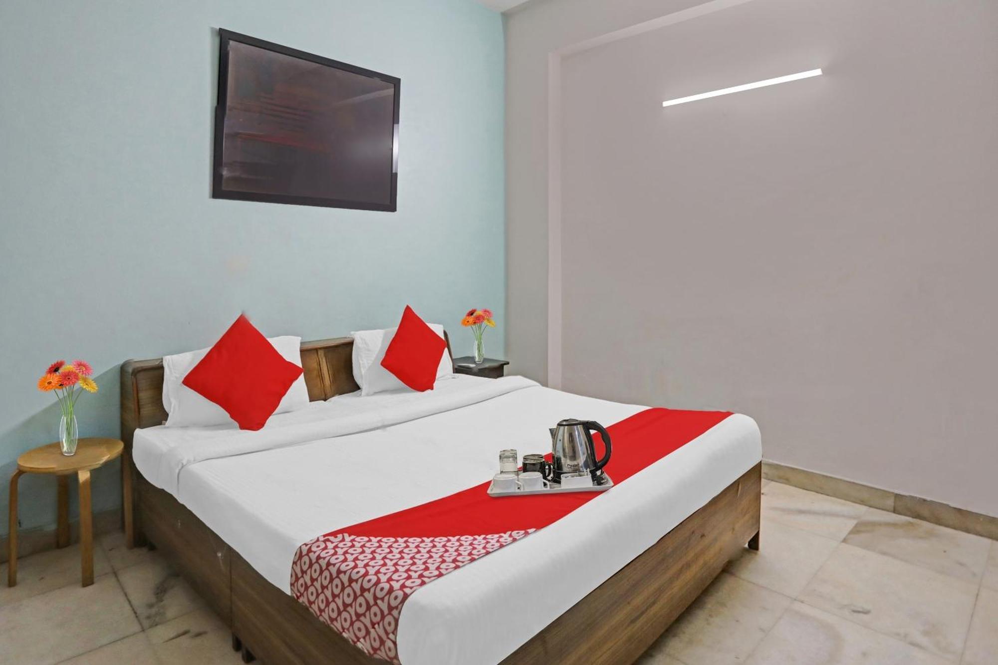 Hotel O Premium Near Dlf Avenue Saket 3*