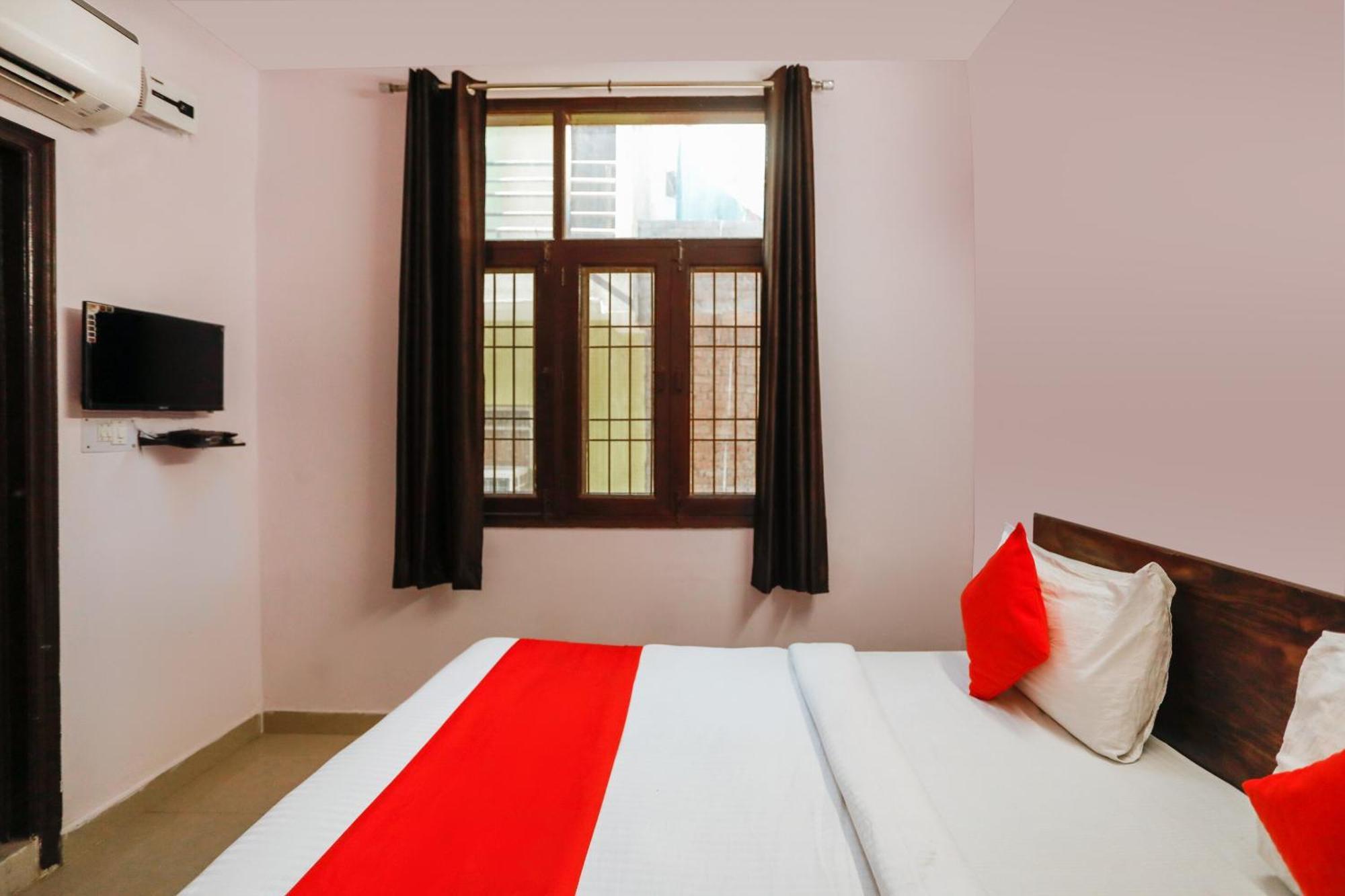 Oyo Flagship 70819 Royal King Delhi (National Capital Territory of India)