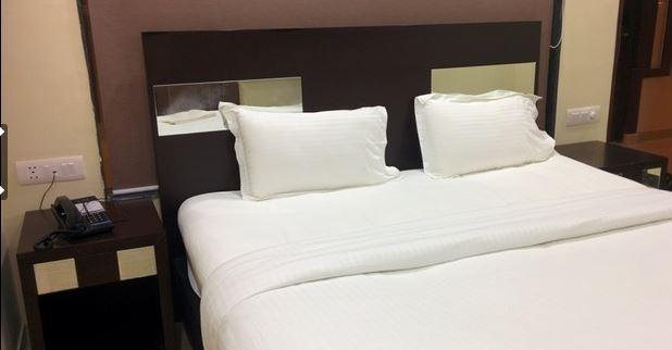 Hotel Neu - Near Connaught Place 4*