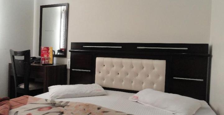 Poonam International Hotel 2*