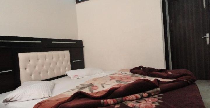 Hotel Poonam International