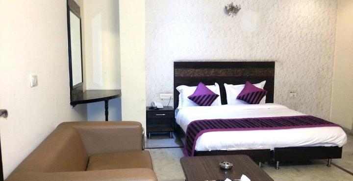 Mandakini Palace Hotel
