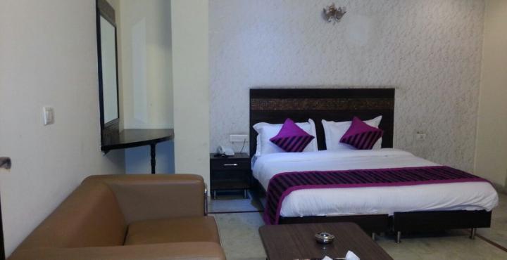 Hotel Mandakini Palace