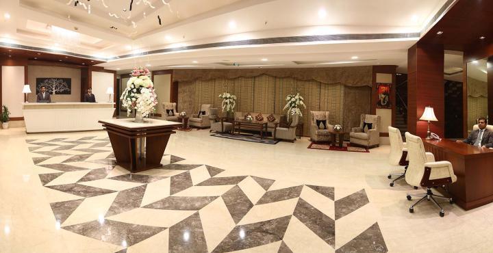 Grand Notting Hills And 4* New Delhi