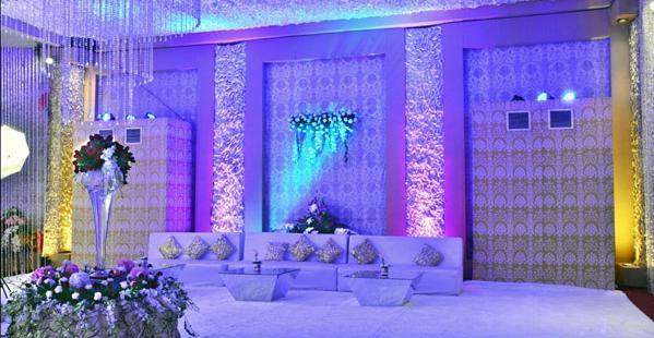 Grand Notting Hills And 4* New Delhi
