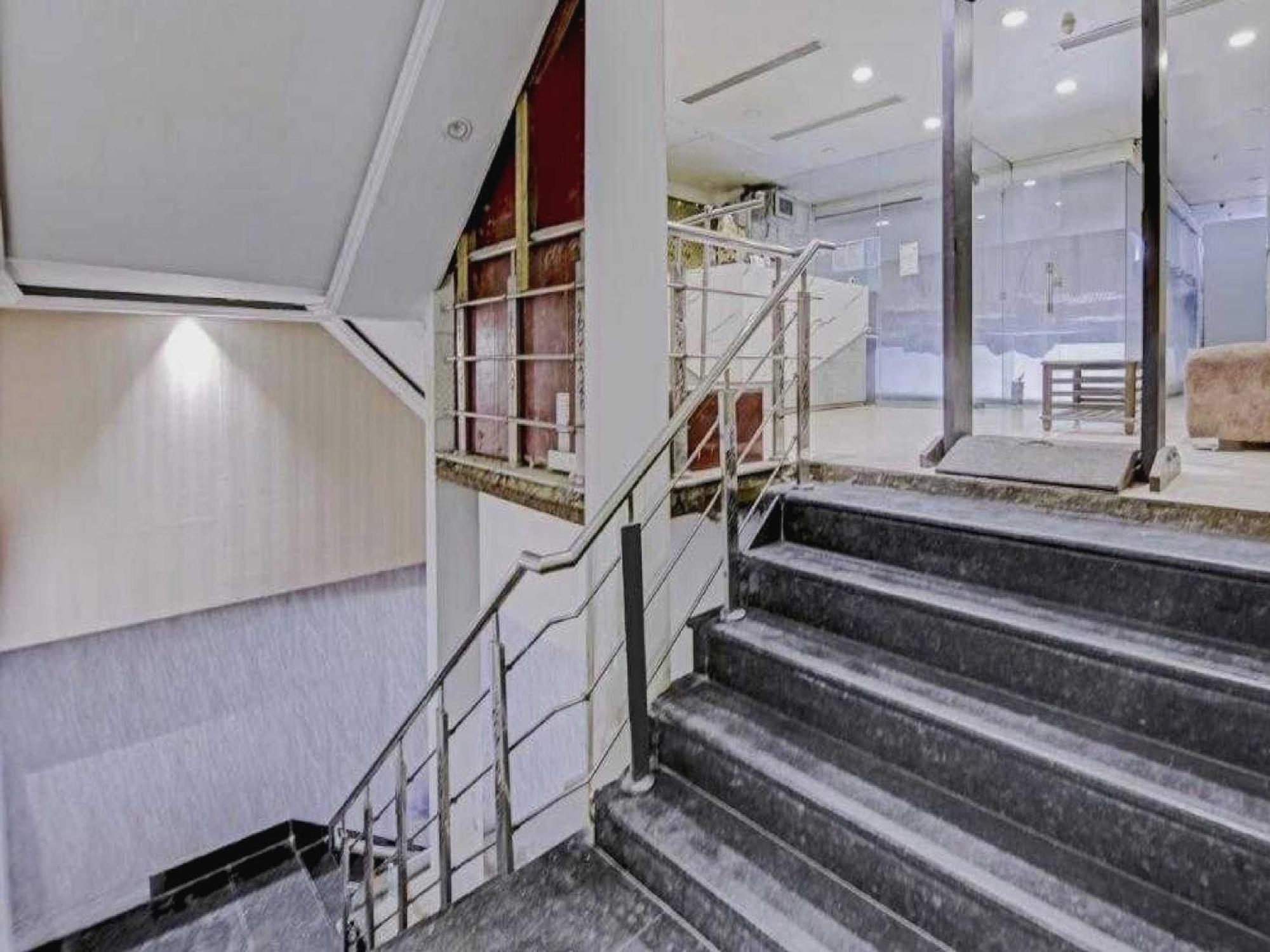 Hotel O Metro Near Gurudwara Shri Bangla Sahib
