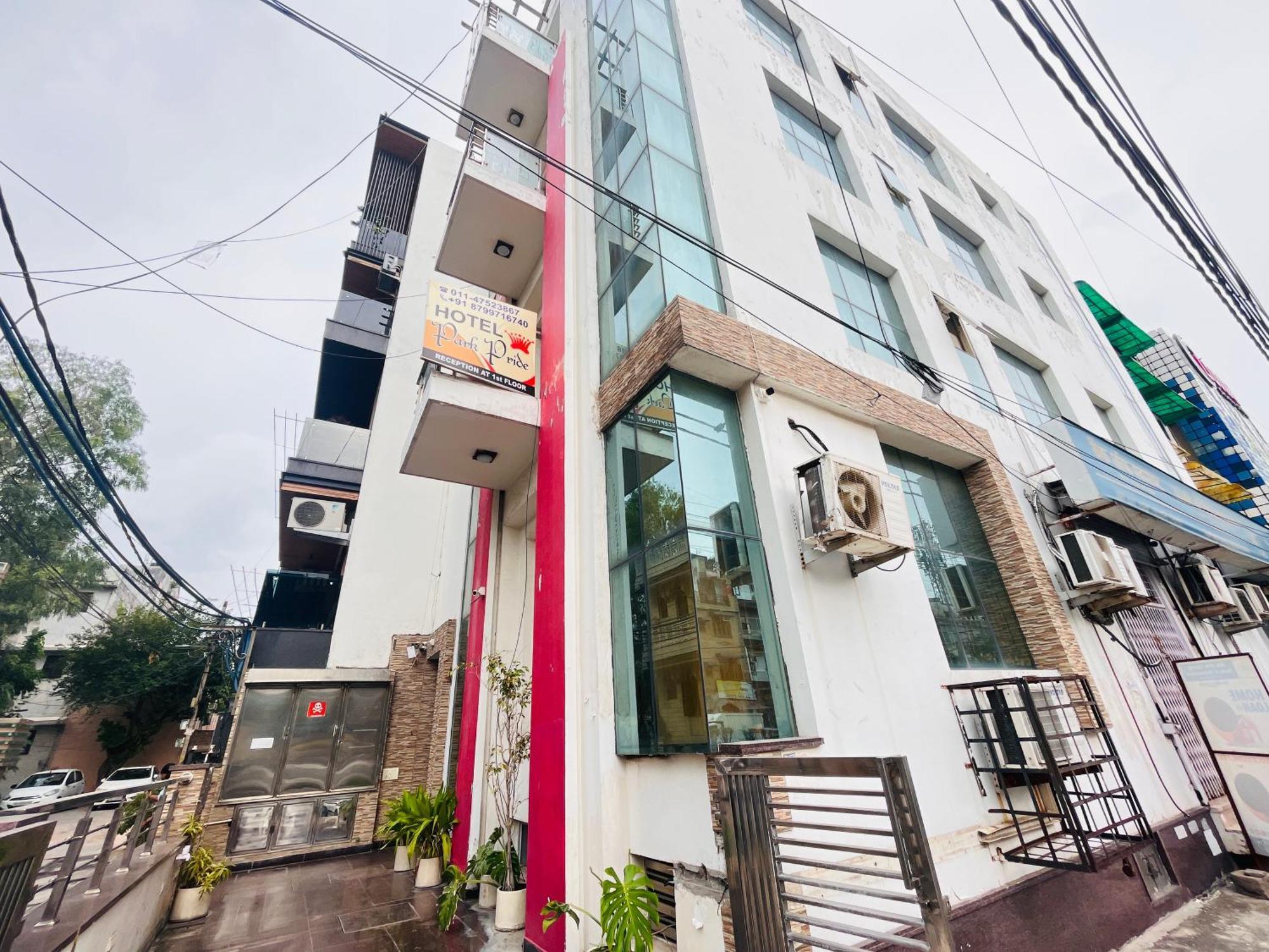 Park Pride Pitampura New Delhi, Couple Friendly Bed & Breakfast