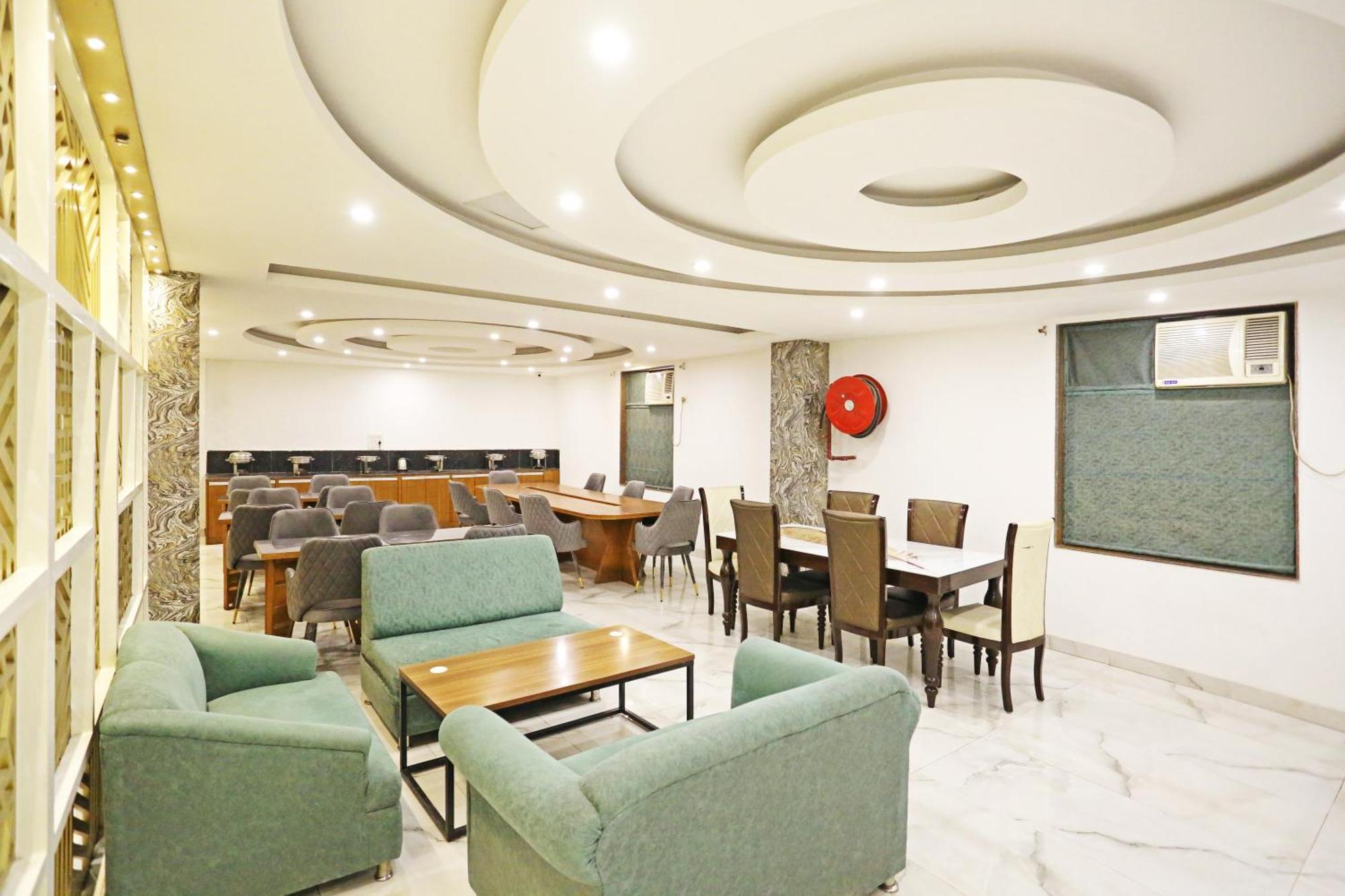 Hotel Ambrosia - Near Delhi Airport 3*