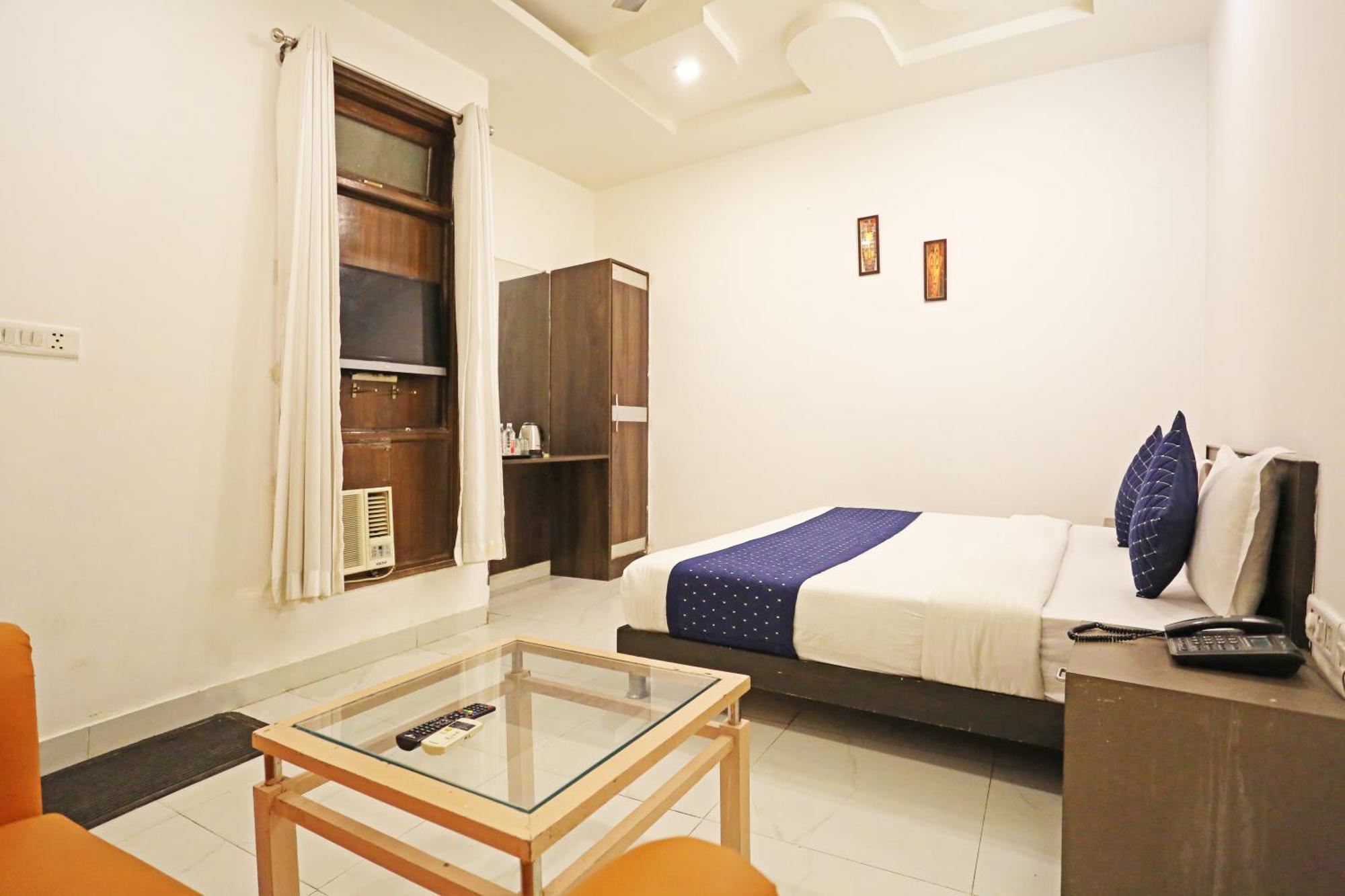 Hotel Ambrosia - Near Delhi Airport Nova Deli