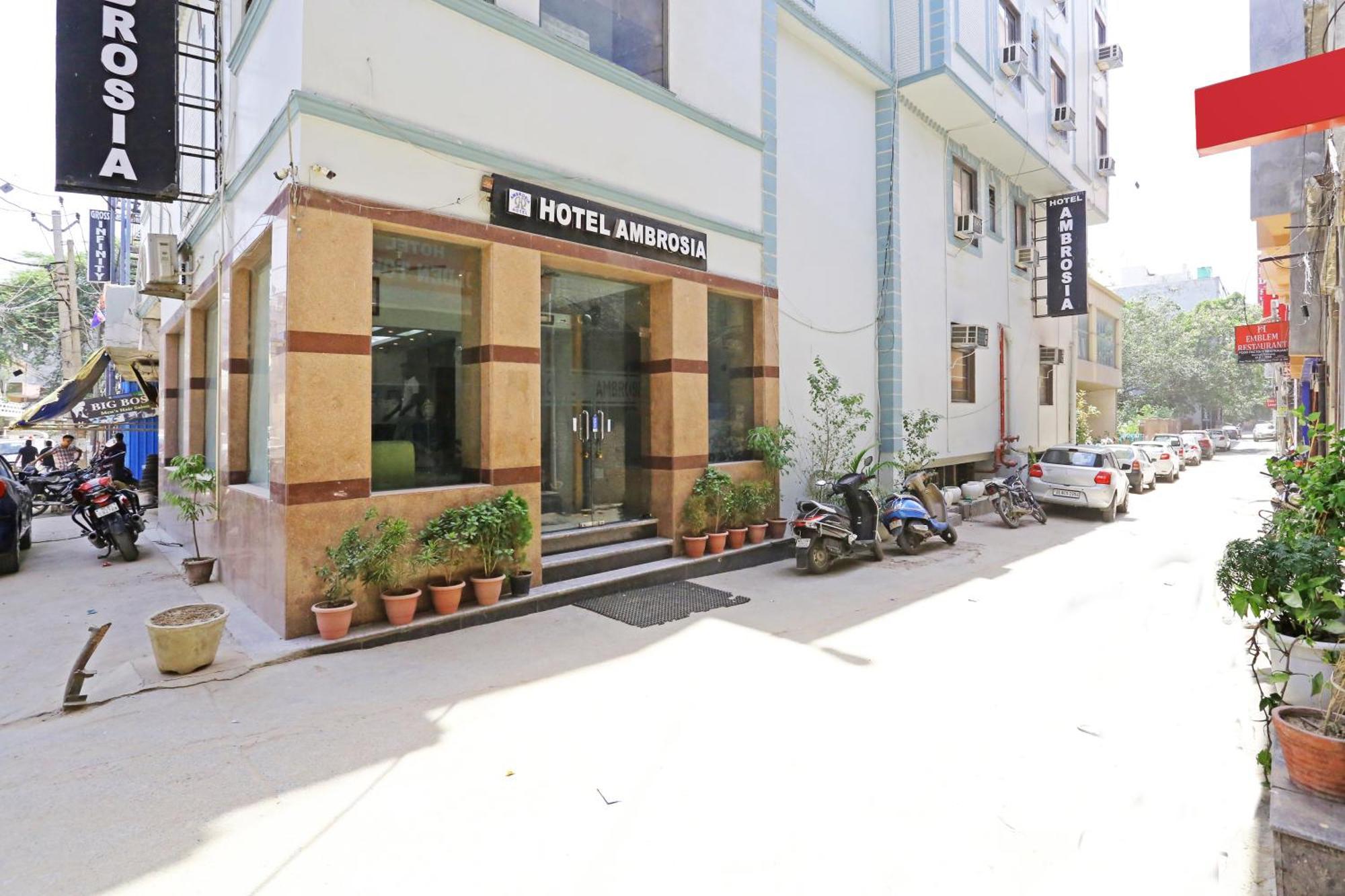 Ambrosia - Near Delhi Airport 3* Nova Deli