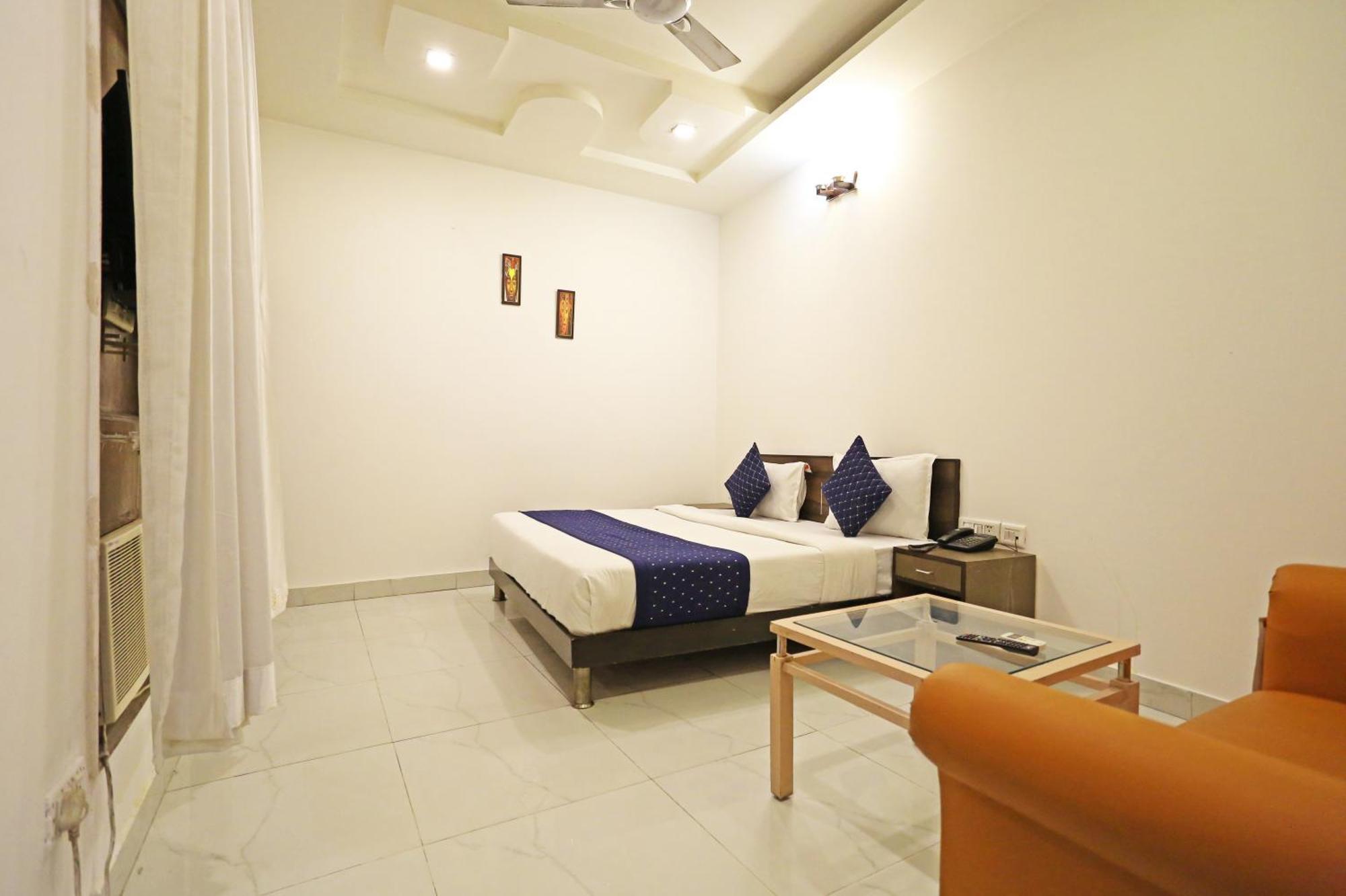 Hotel Ambrosia - Near Delhi Airport