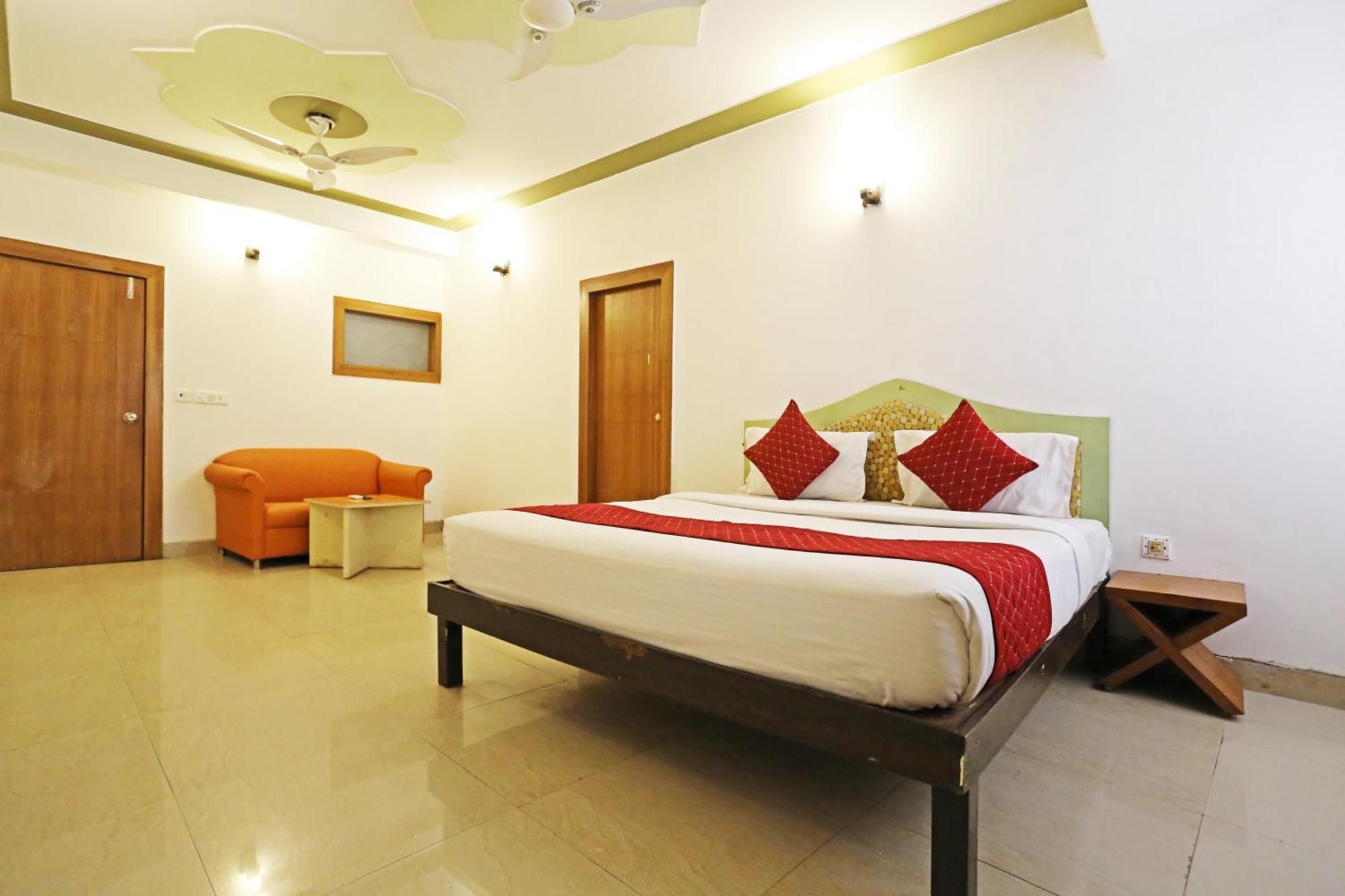 Ambrosia - Near Delhi Airport 3*