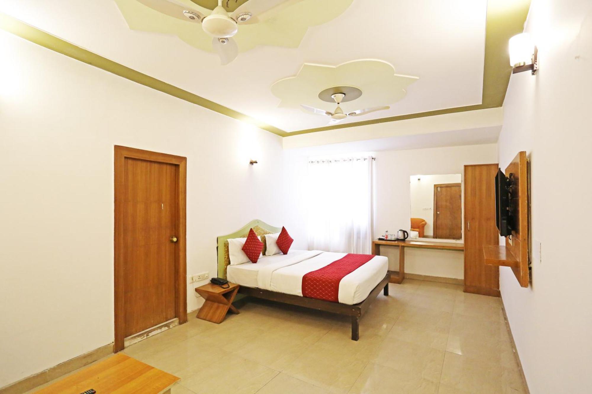 Hotel Ambrosia - Near Delhi Airport