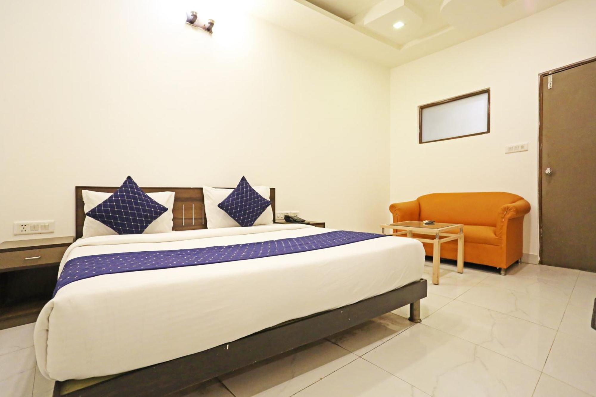Hotel Ambrosia - Near Delhi Airport Nova Deli