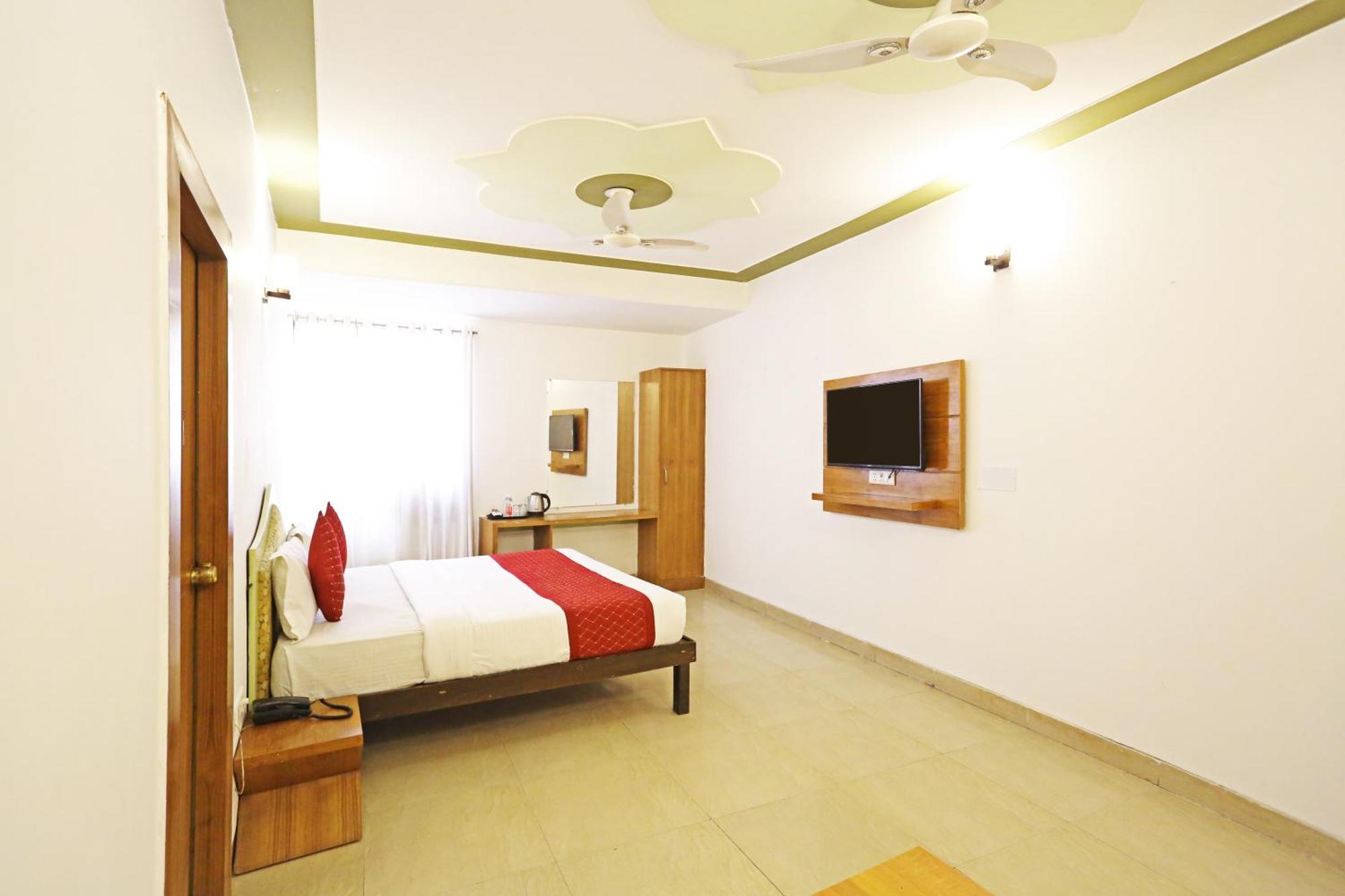 Hotel Ambrosia - Near Delhi Airport