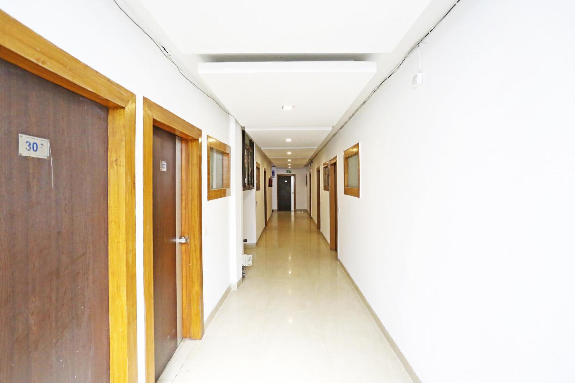 Hotel Ambrosia - Near Delhi Airport