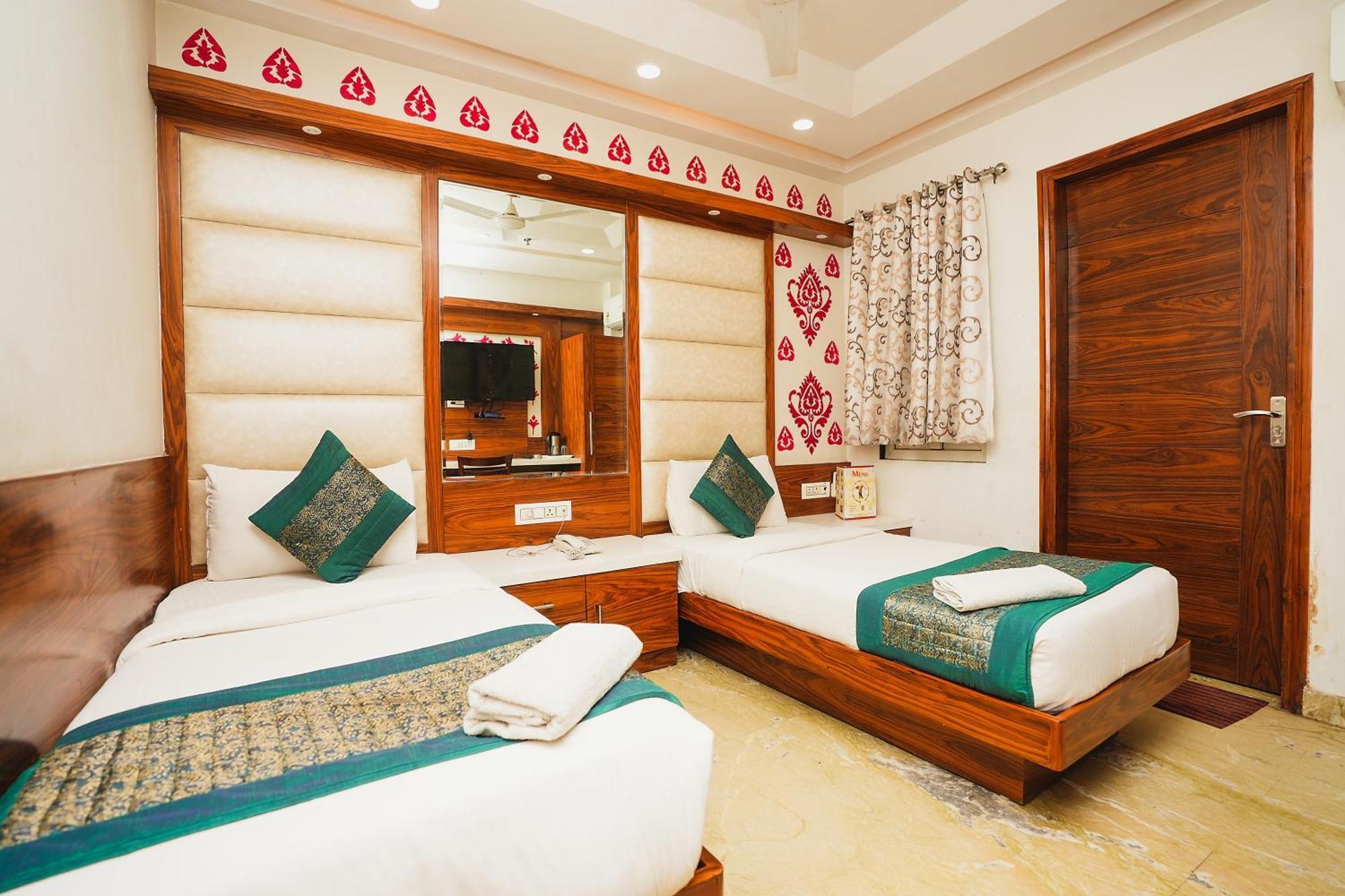 Kabir Palace Karol Bagh Hotel 3*