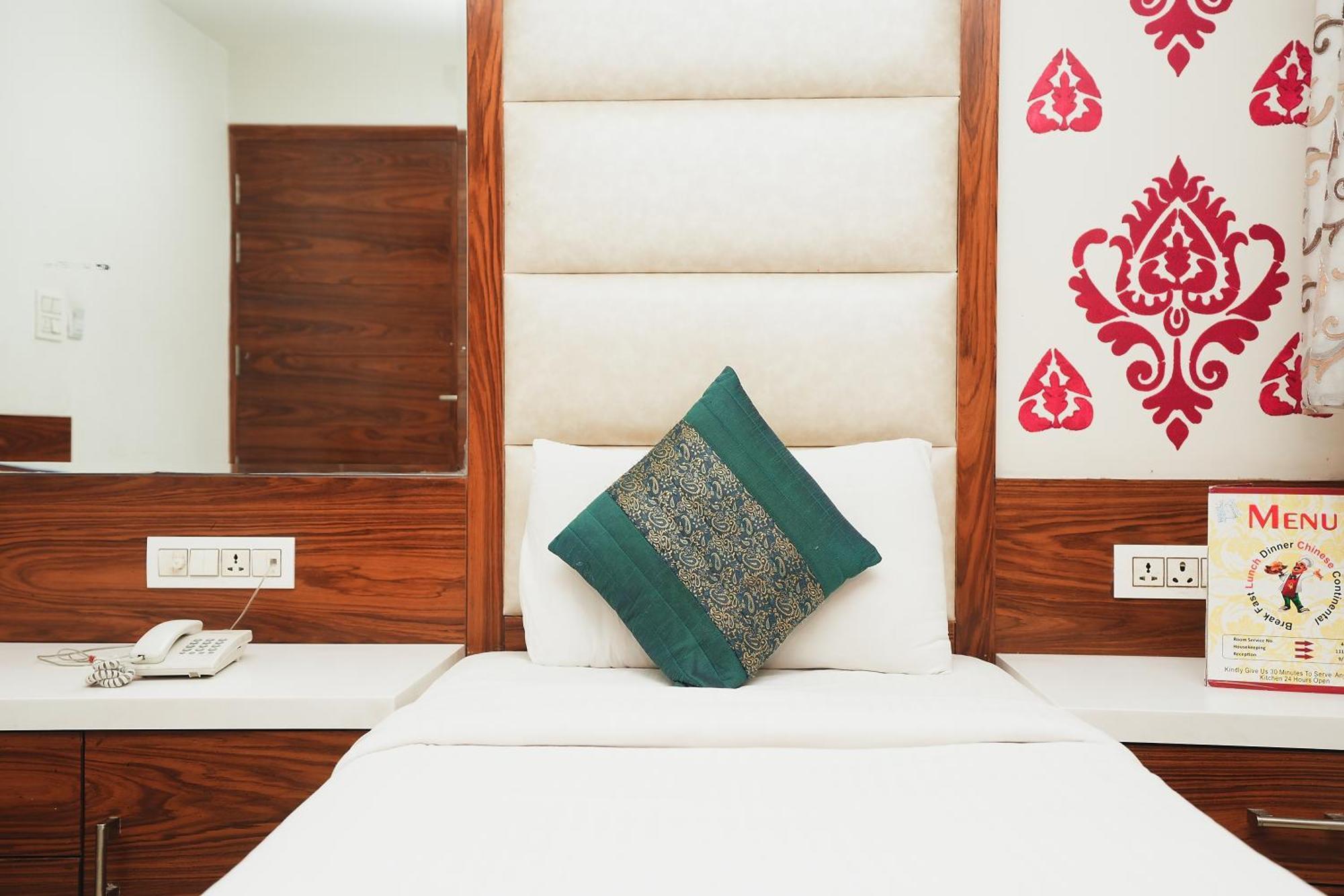Hotel Kabir Palace Karol Bagh
