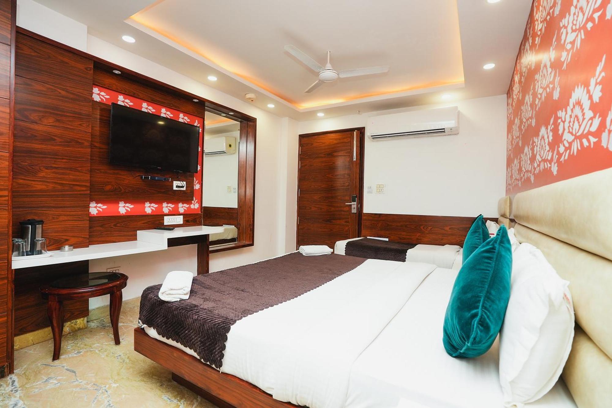 Kabir Palace Karol Bagh 3*