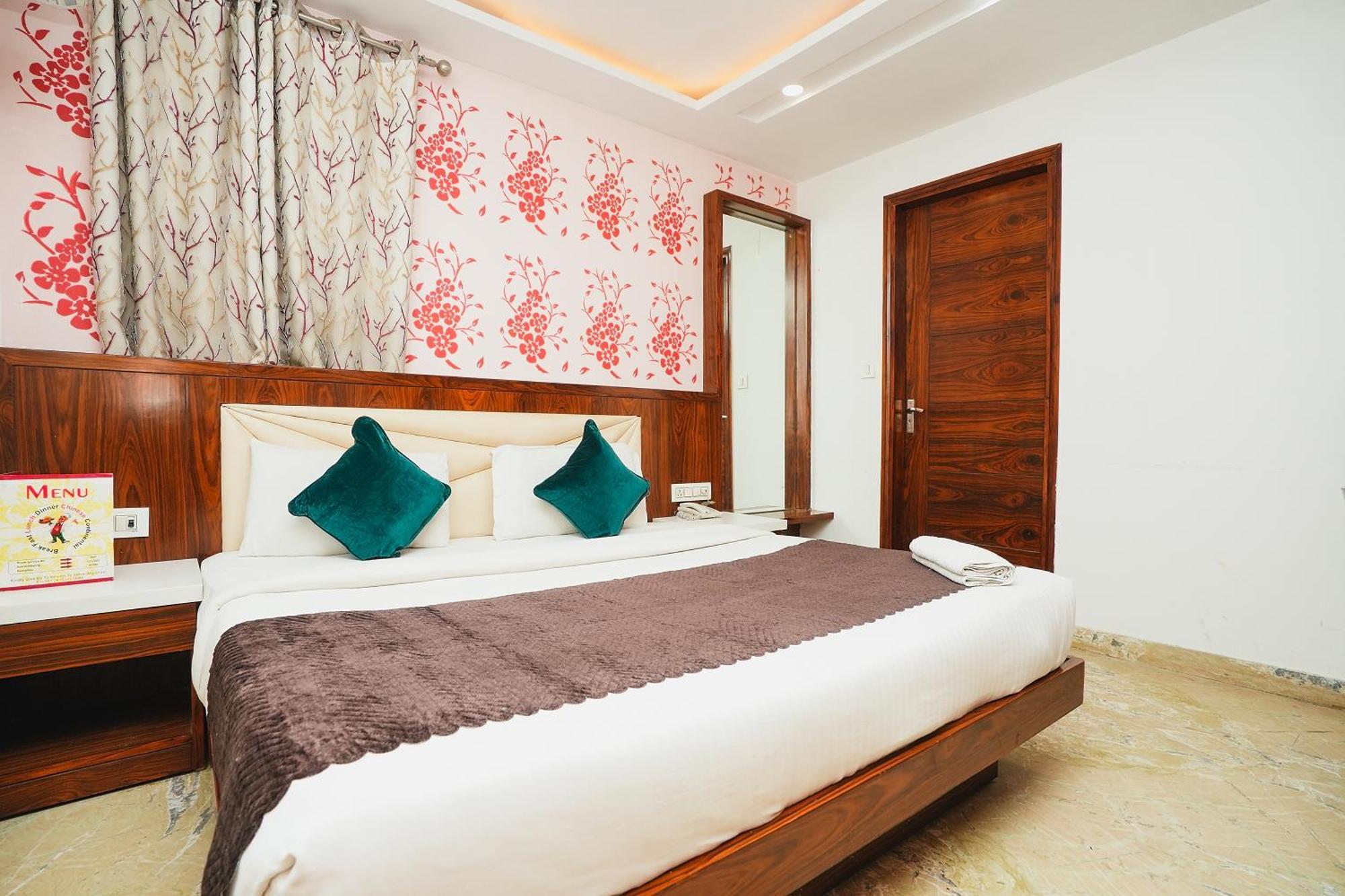 Hotel Kabir Palace Karol Bagh 3*