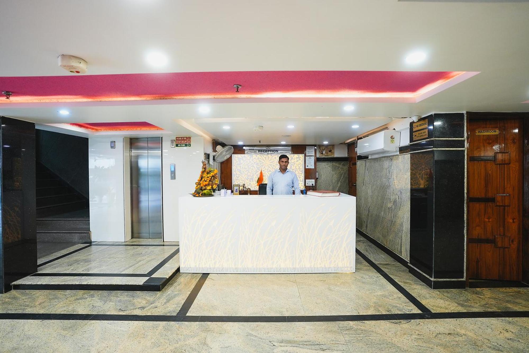 Hotel Kabir Palace Karol Bagh 3*