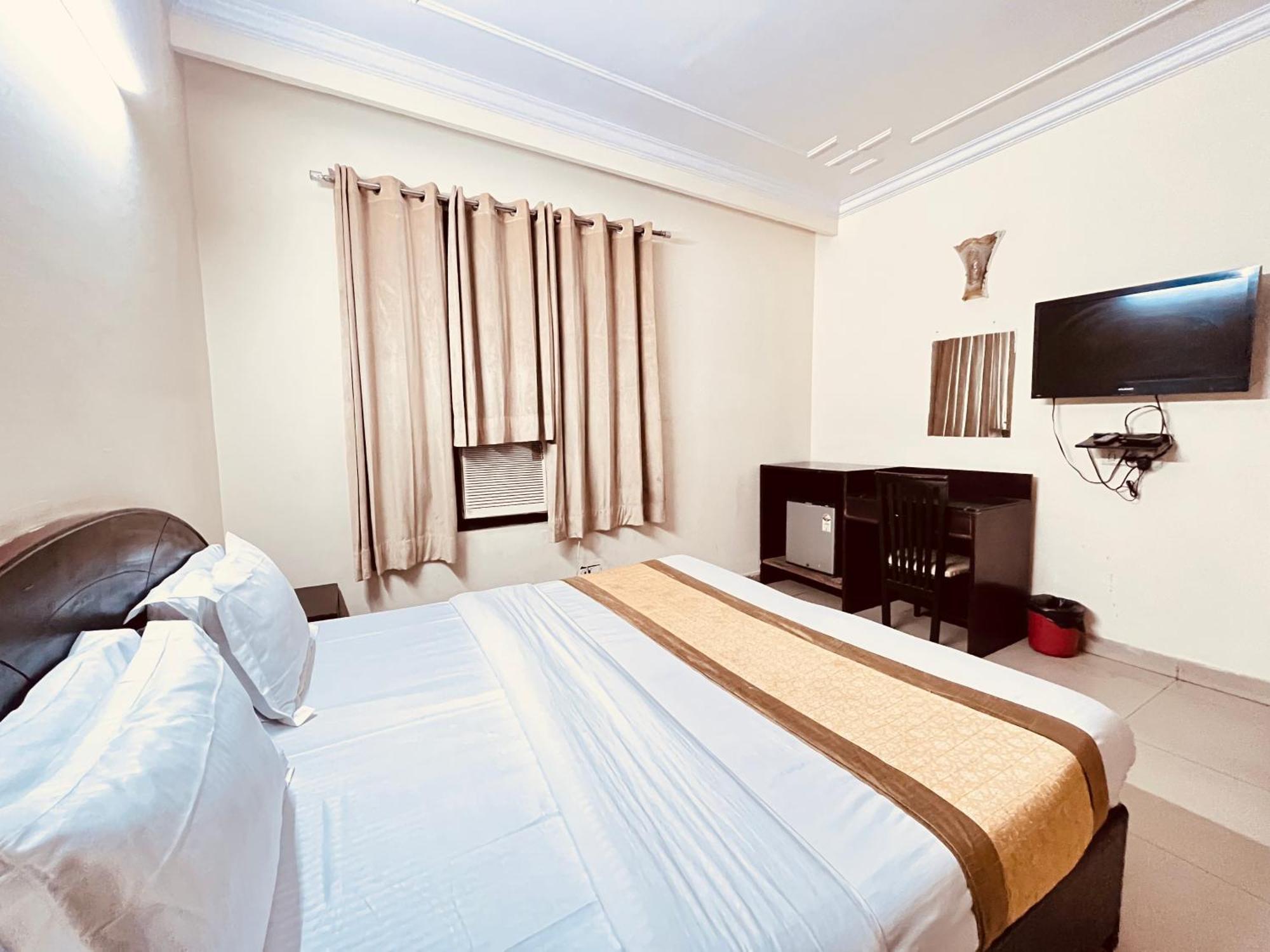 Ashoka Karol Bagh Delhi Hotel 3*