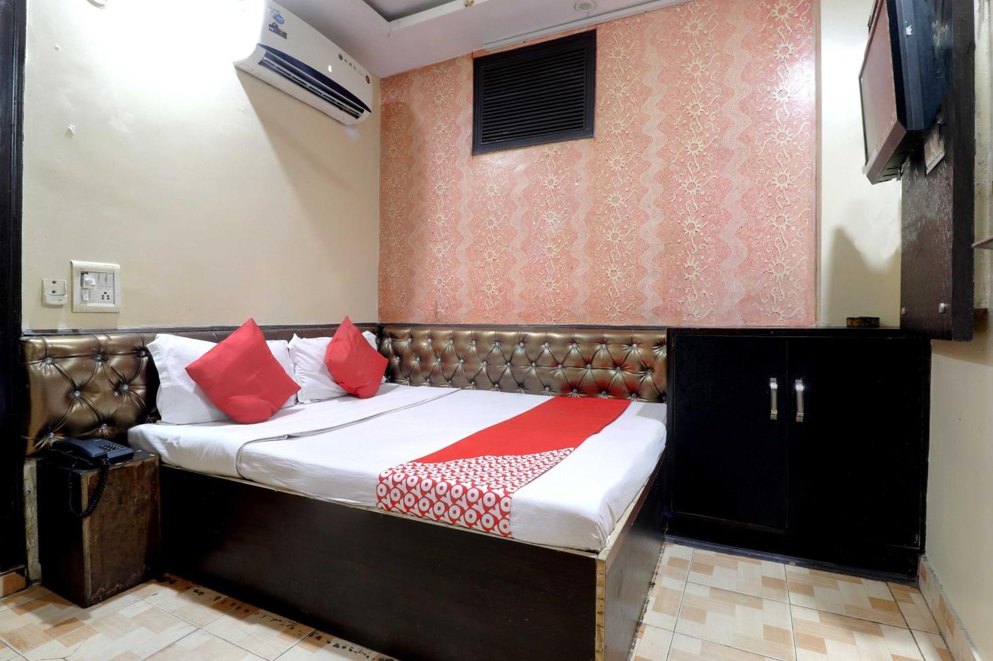 Hotel Oyo Flagship 81569 The Red Rose