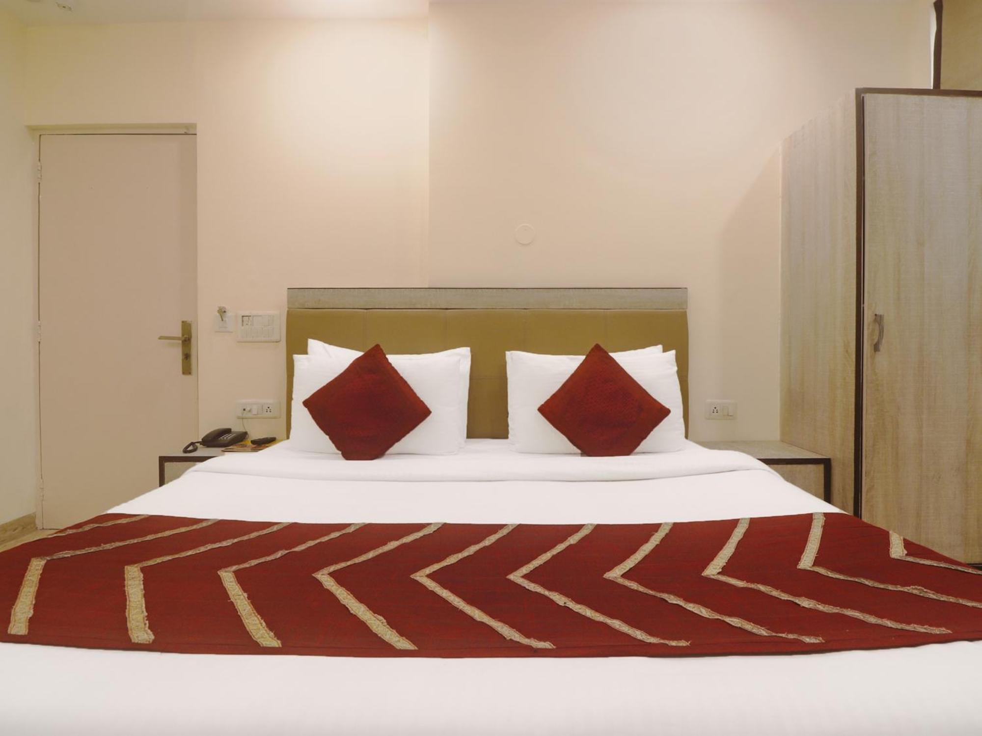 Hotel Grace, Karol Bagh, New