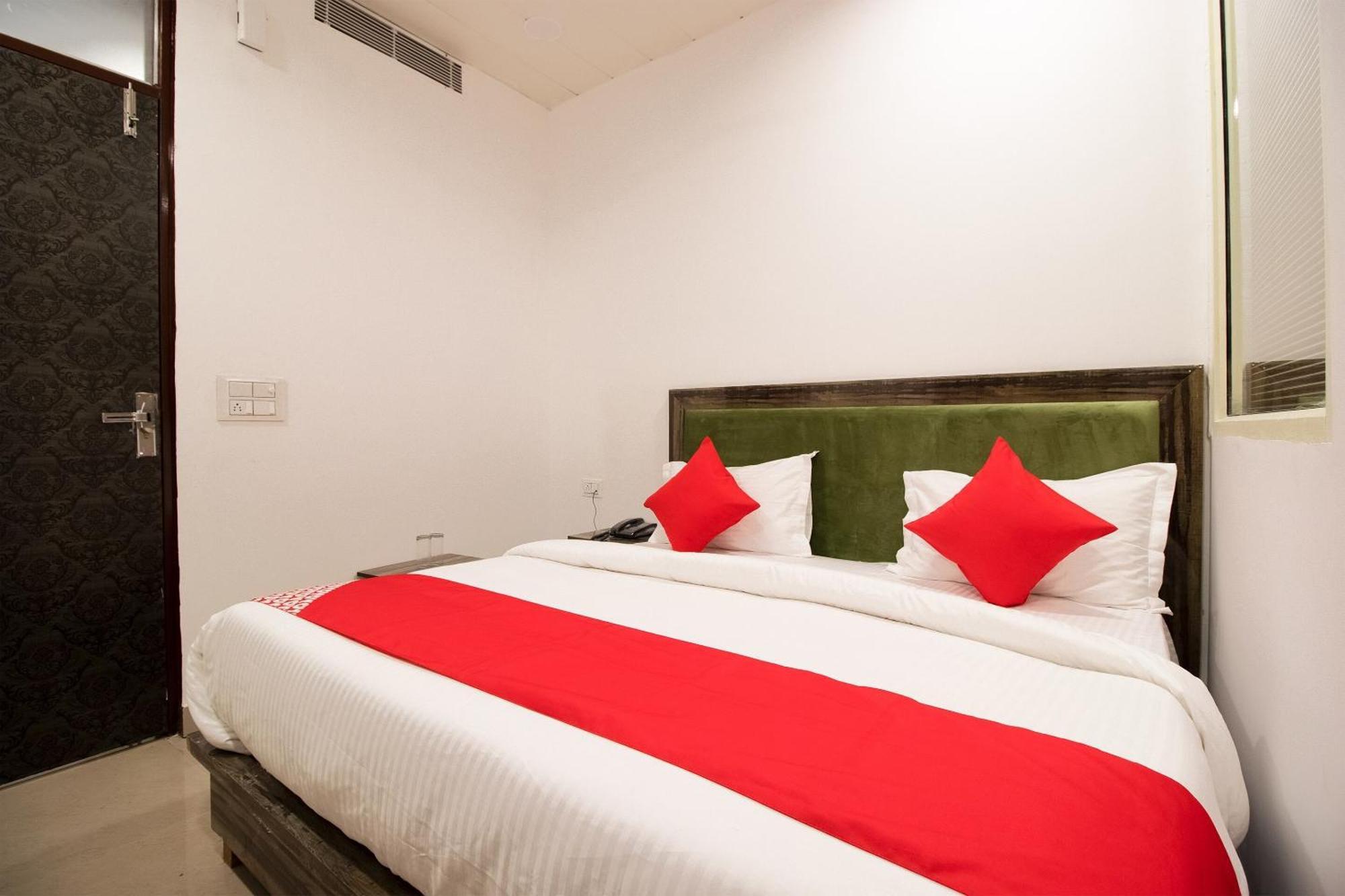 Hotel Oyo Flagship 44094 Grand Near Dashrath Puri Metro Station New Delhi